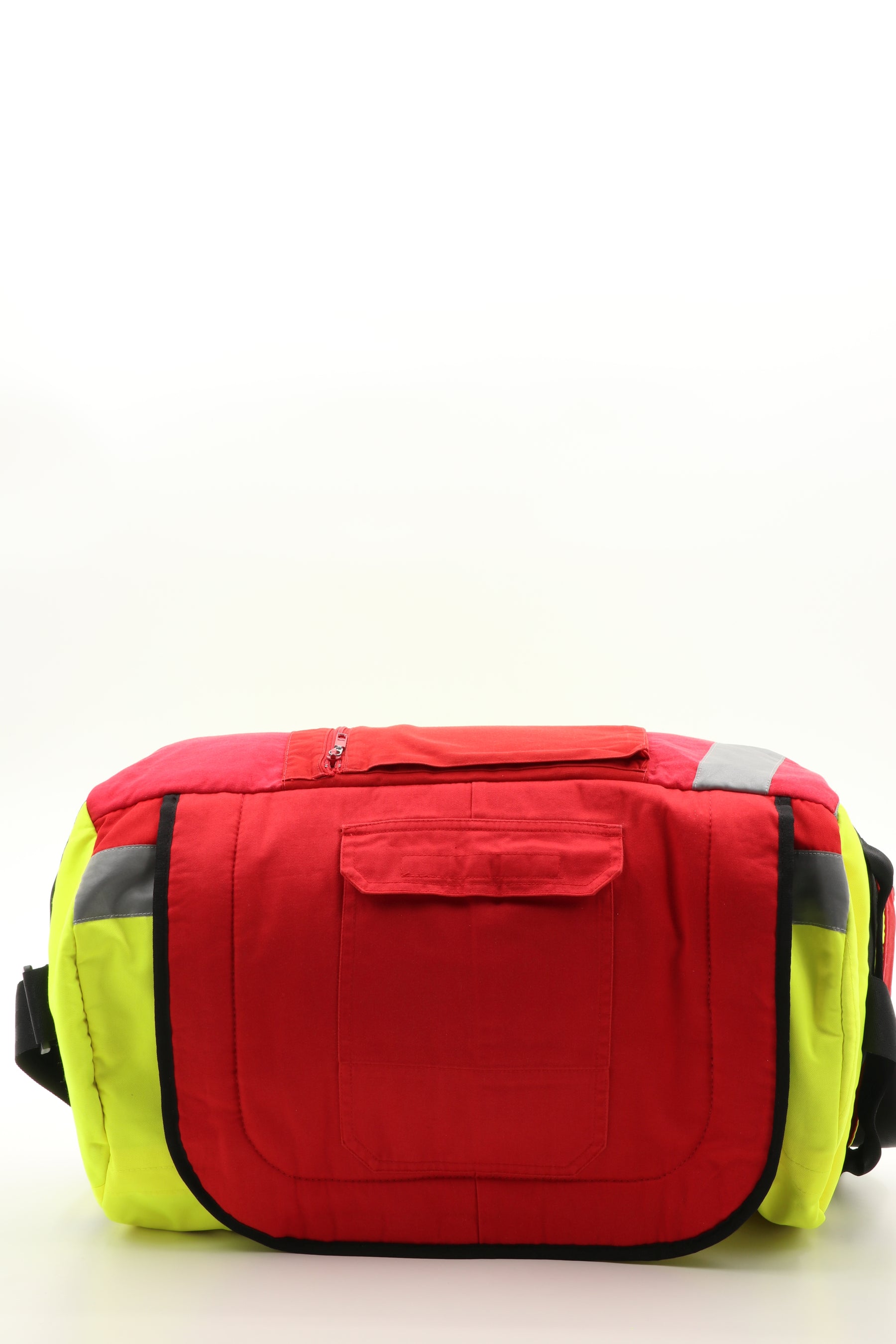 Duffel Bag gelb aus upgecycelter Rettungsdienstkleidung 52x20x31cm
