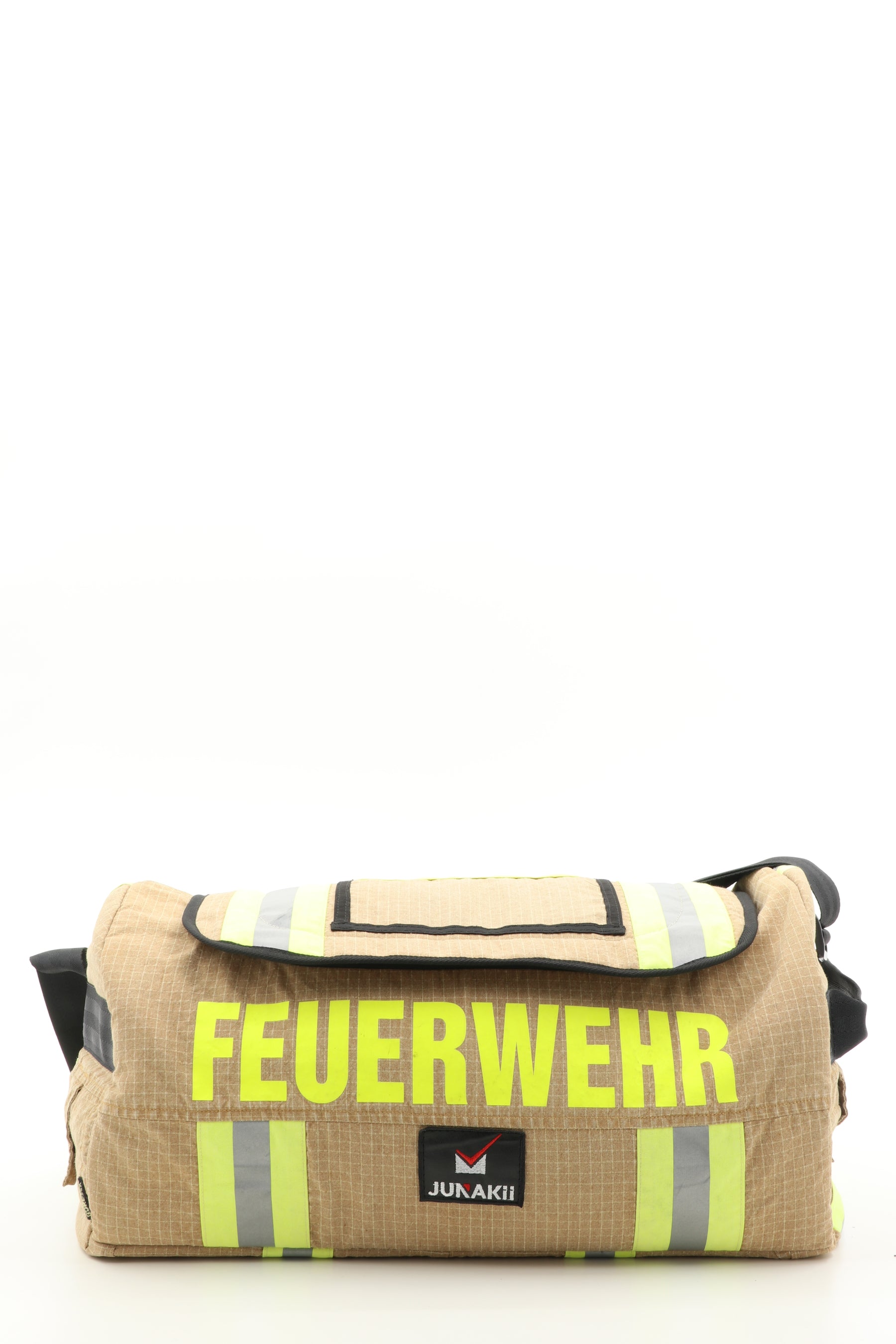 Duffel Bag beige aus upgecycelter Feuerwehrkleidung 52x20x31cm
