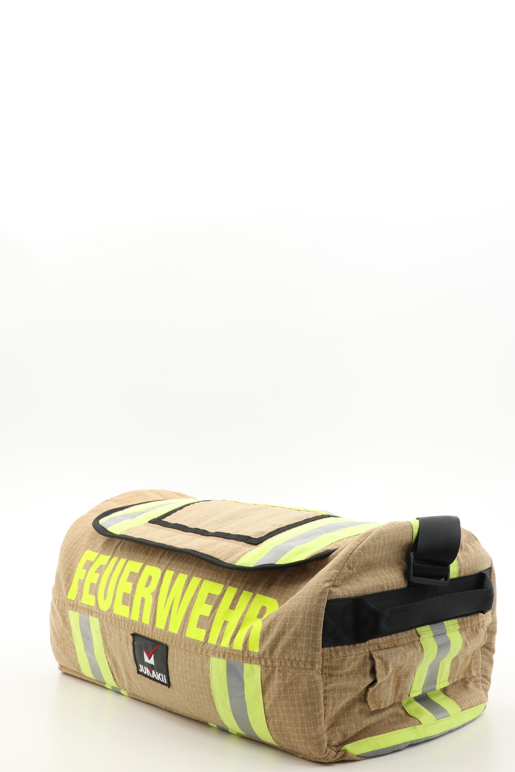 Duffel Bag beige aus upgecycelter Feuerwehrkleidung 52x20x31cm