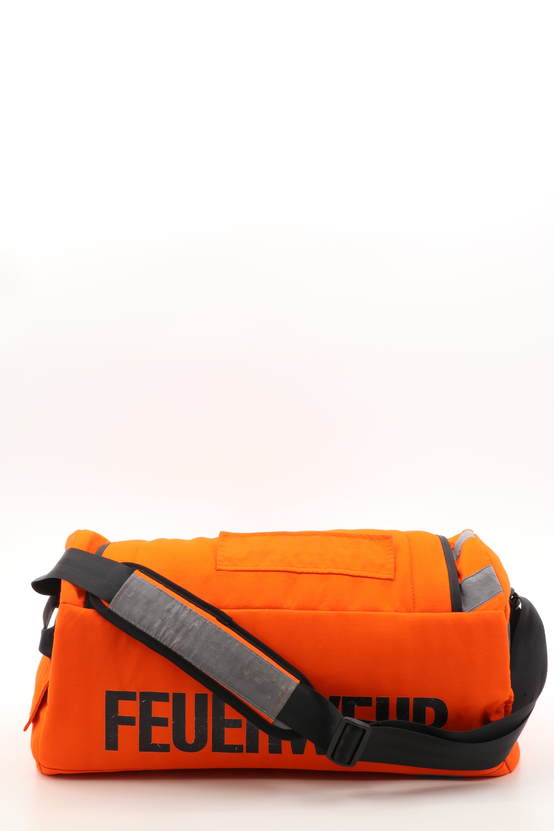 Duffel Bag orange aus upgecycelter Feuerwehrkleidung 52x20x31cm