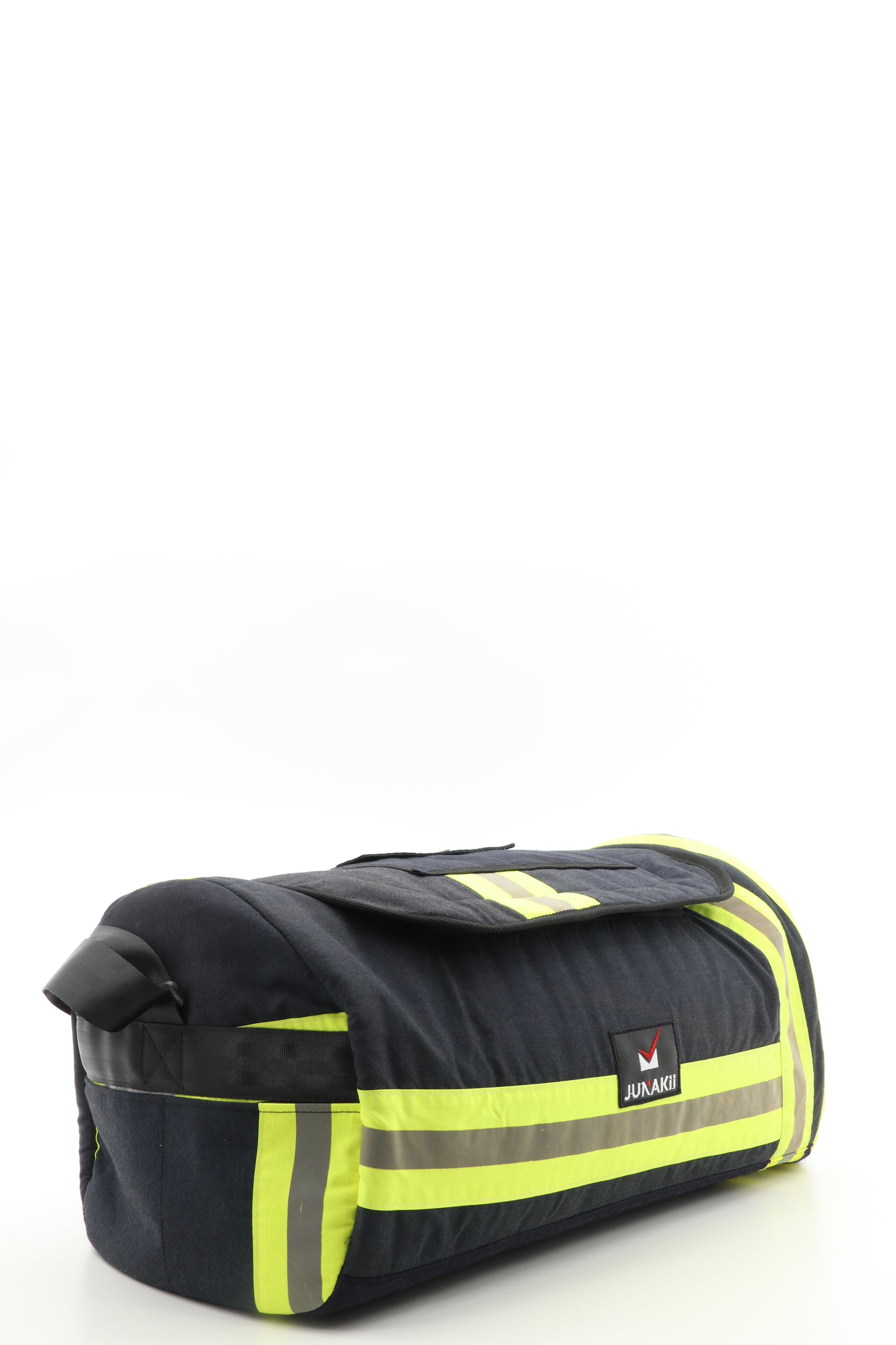 Duffel Bag schwarz gelb aus upgecycelter Feuerwehrkleidung 52x20x31cm
