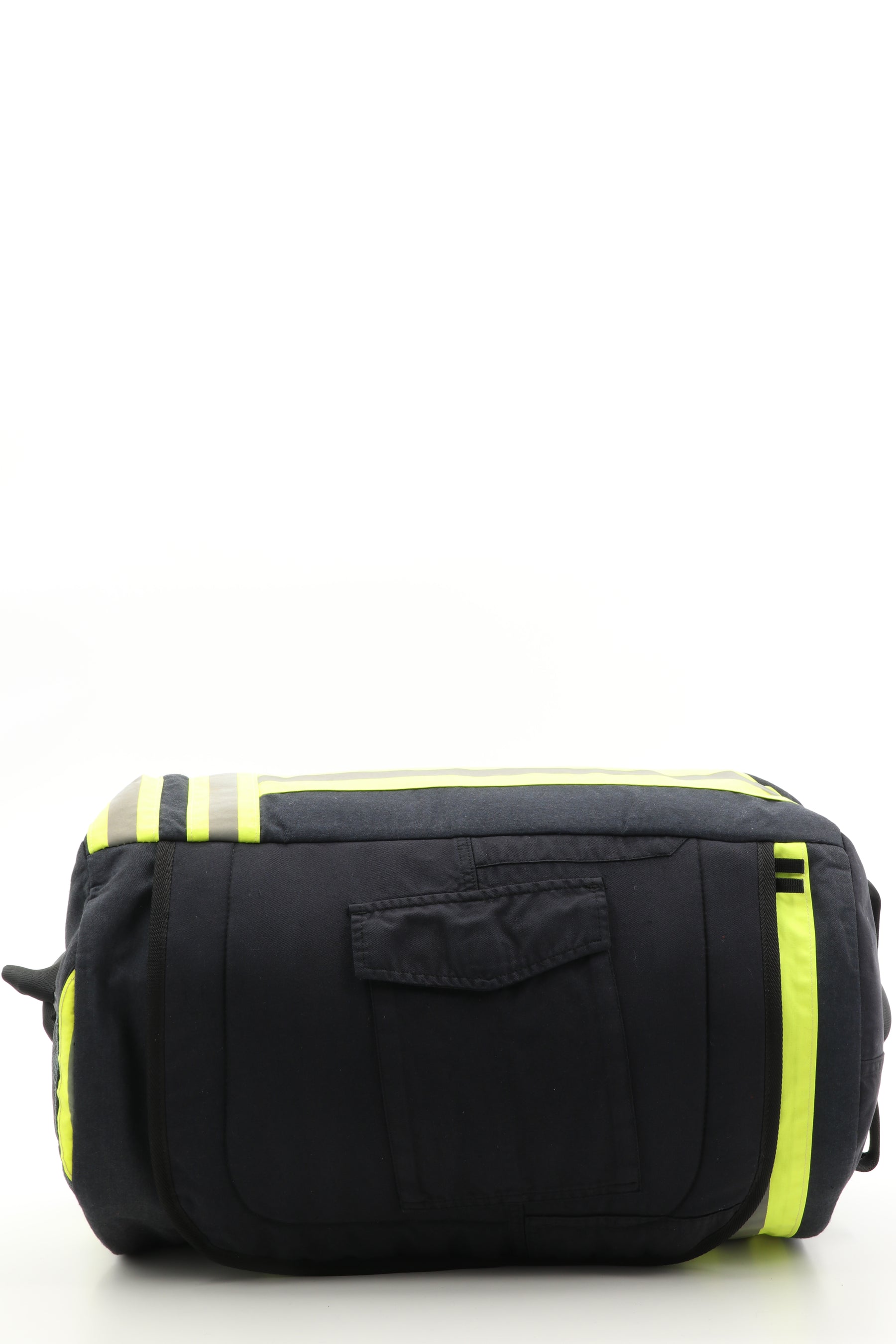 Duffel Bag schwarz gelb aus upgecycelter Feuerwehrkleidung 52x20x31cm