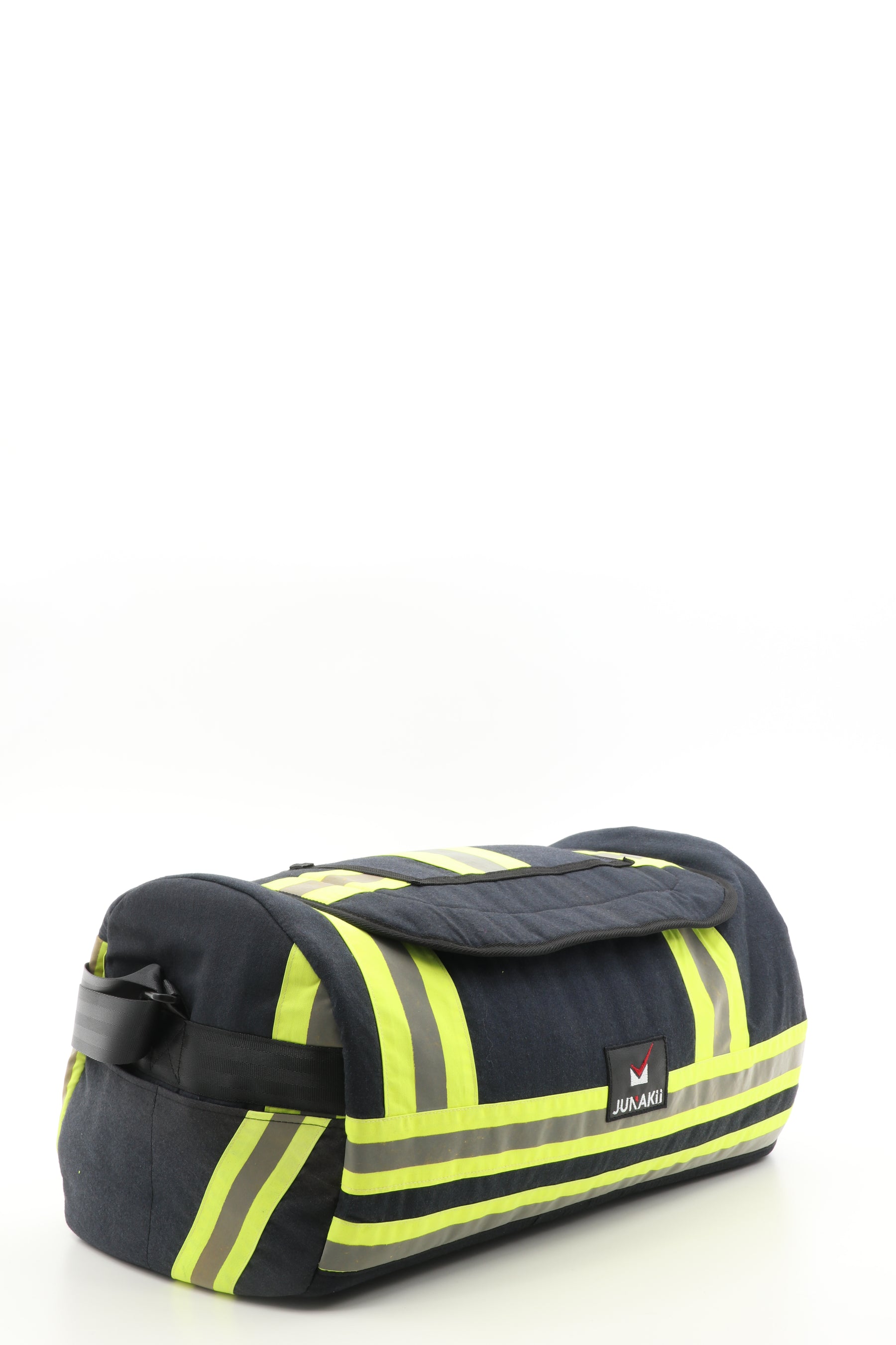 Duffel Bag schwarz gelb aus upgecycelter Feuerwehrkleidung 52x20x31cm