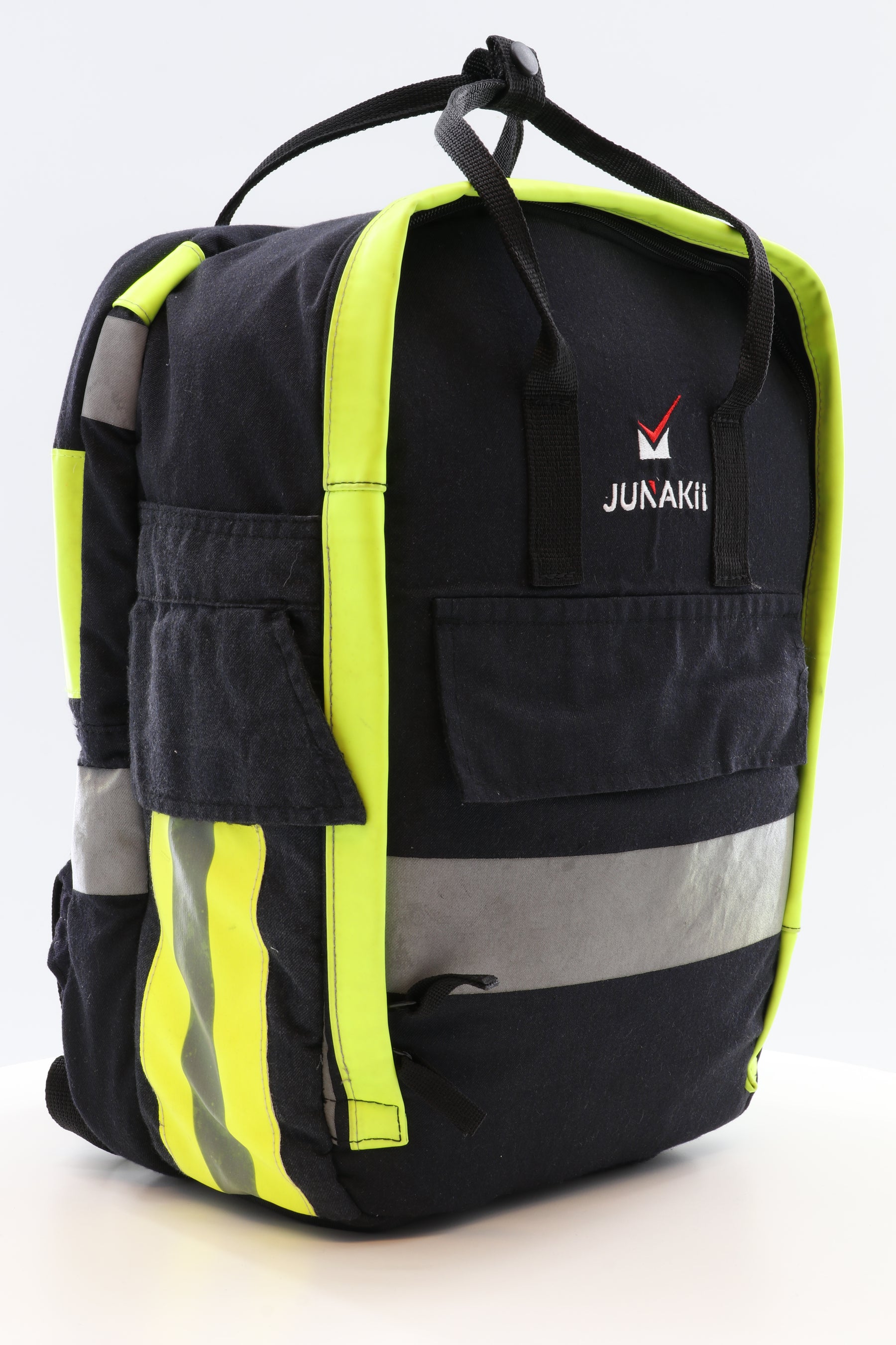 Laptop Rucksack schwarz gelb aus upgecycelter Feuerwehrkleidung 38x27x13cm