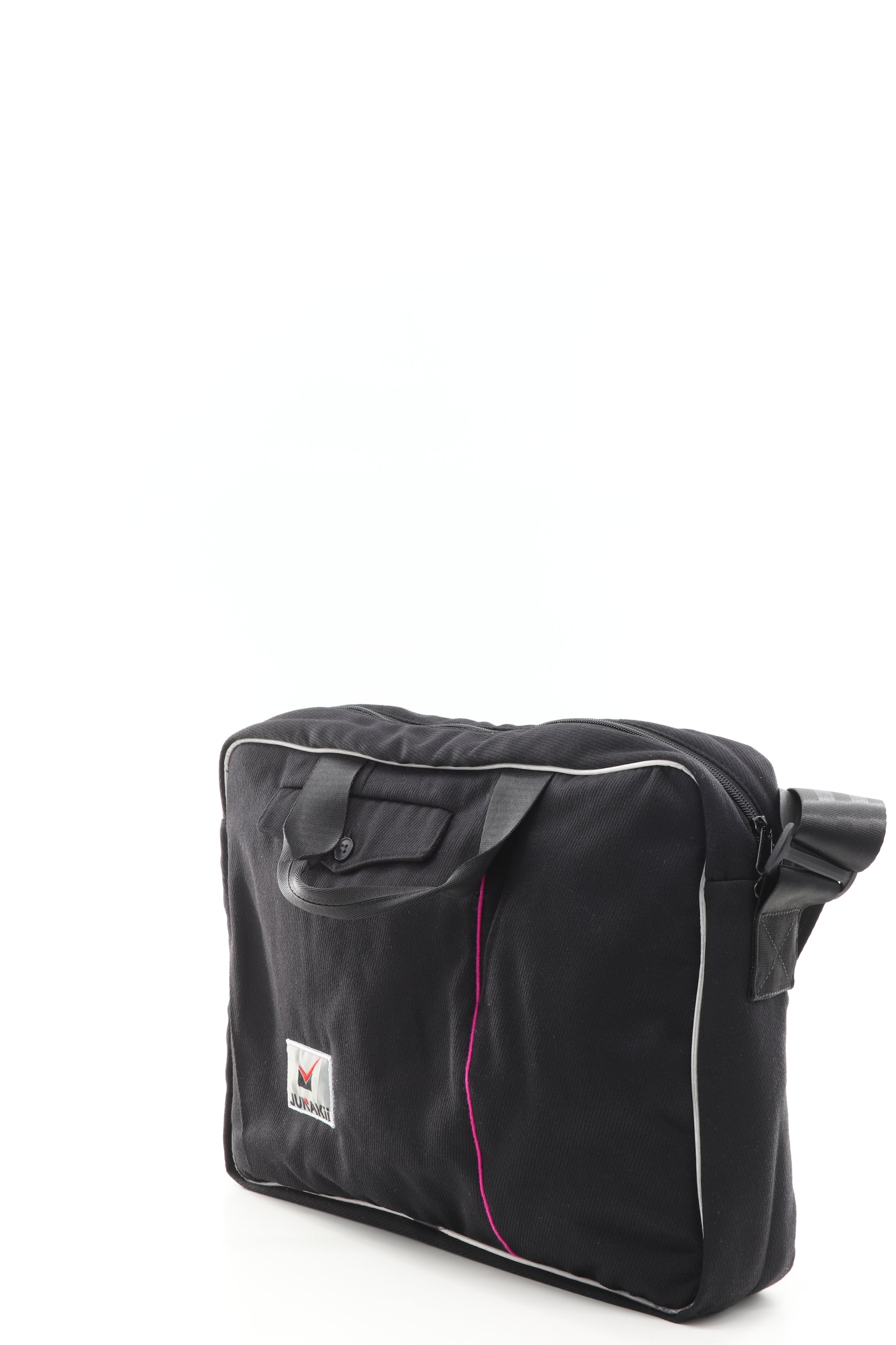 Laptoptasche schwarz aus upgecyceltem Feuerwehrausgehanzug 39x30x10cm