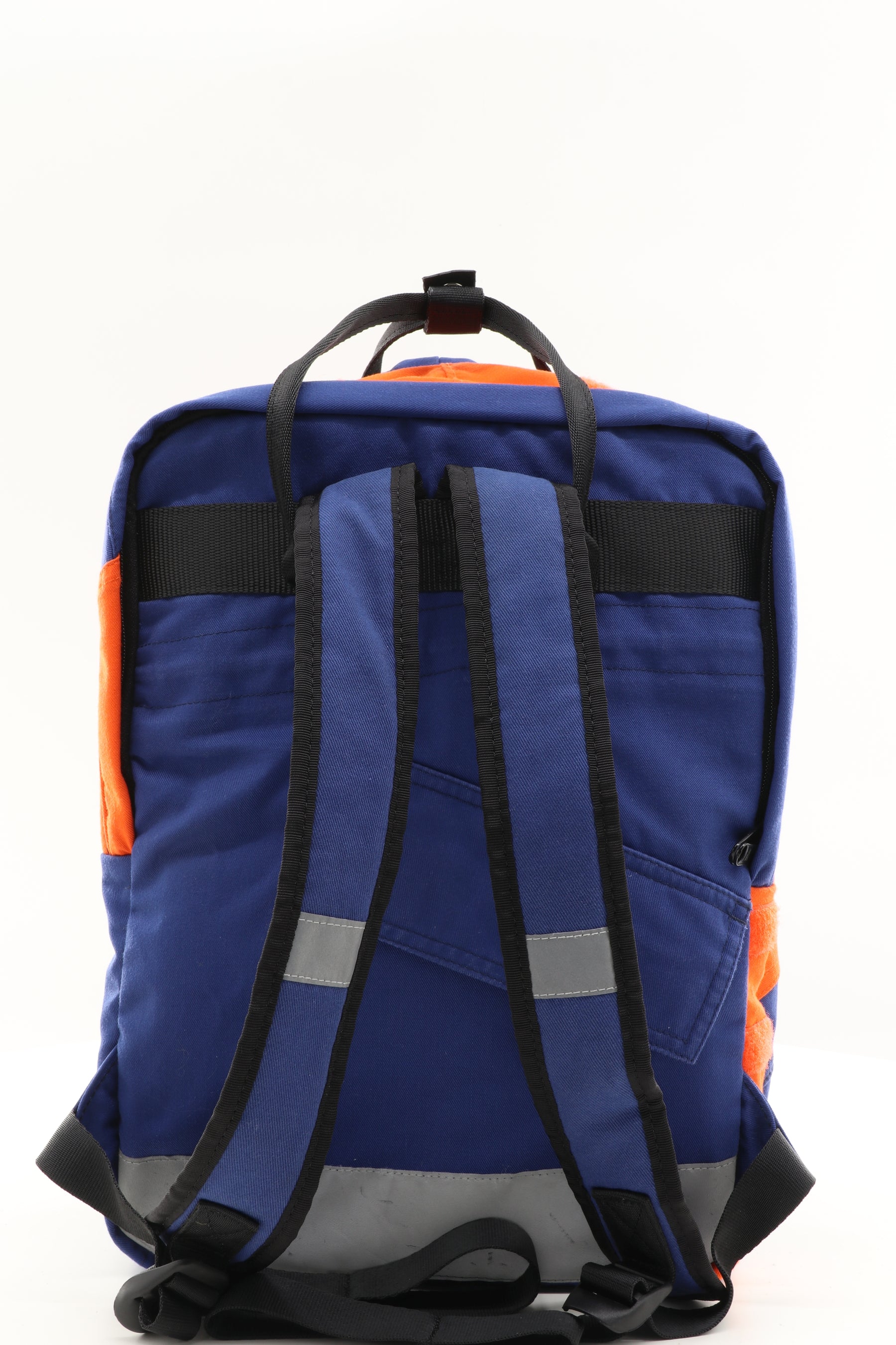 Laptop Rucksack blau aus upgecycelter Feuerwehrkleidung 38x27x13cm
