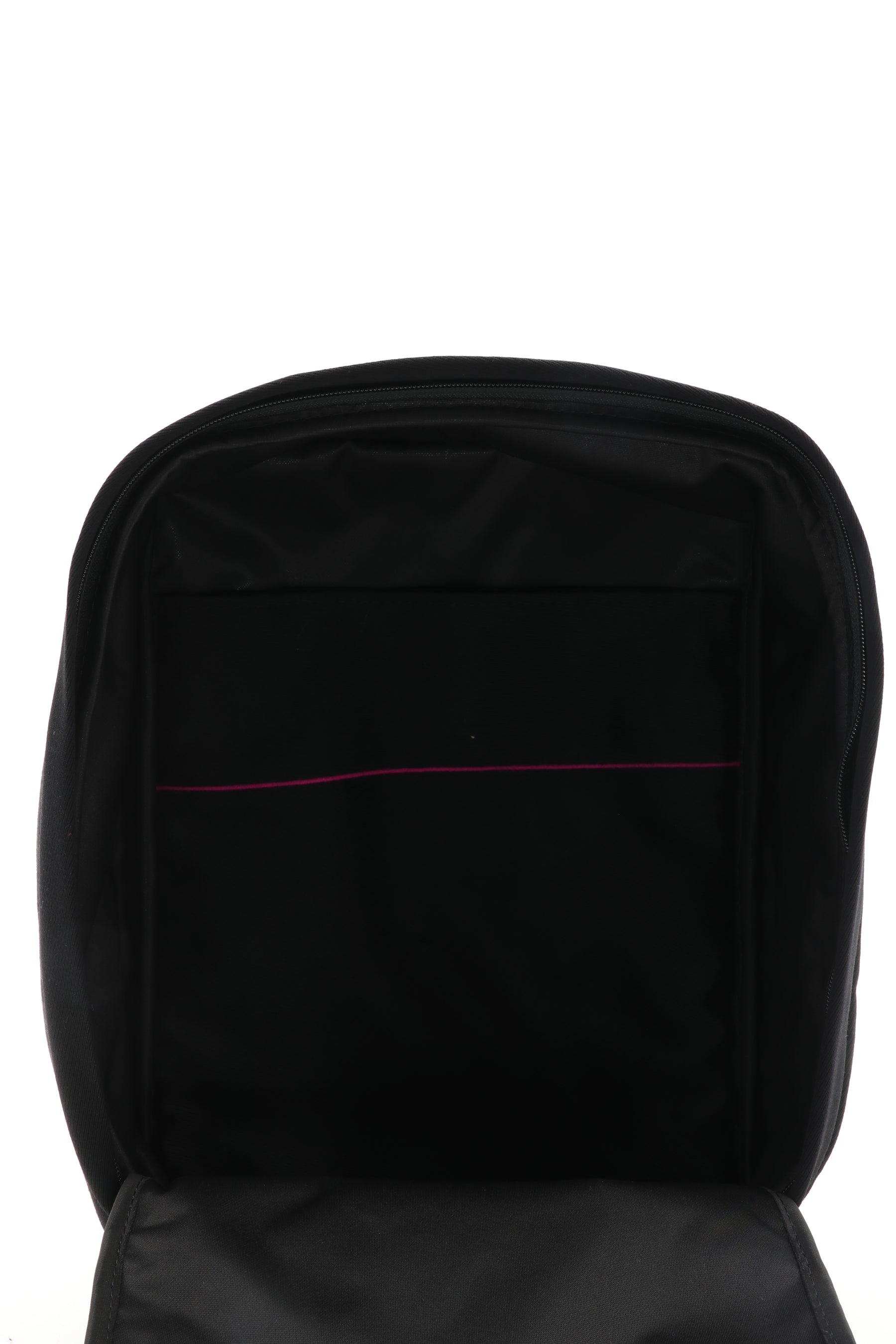 Laptop Rucksack schwarz aus upgecyceltem Feuerwehrausgehanzug 38x27x13cm
