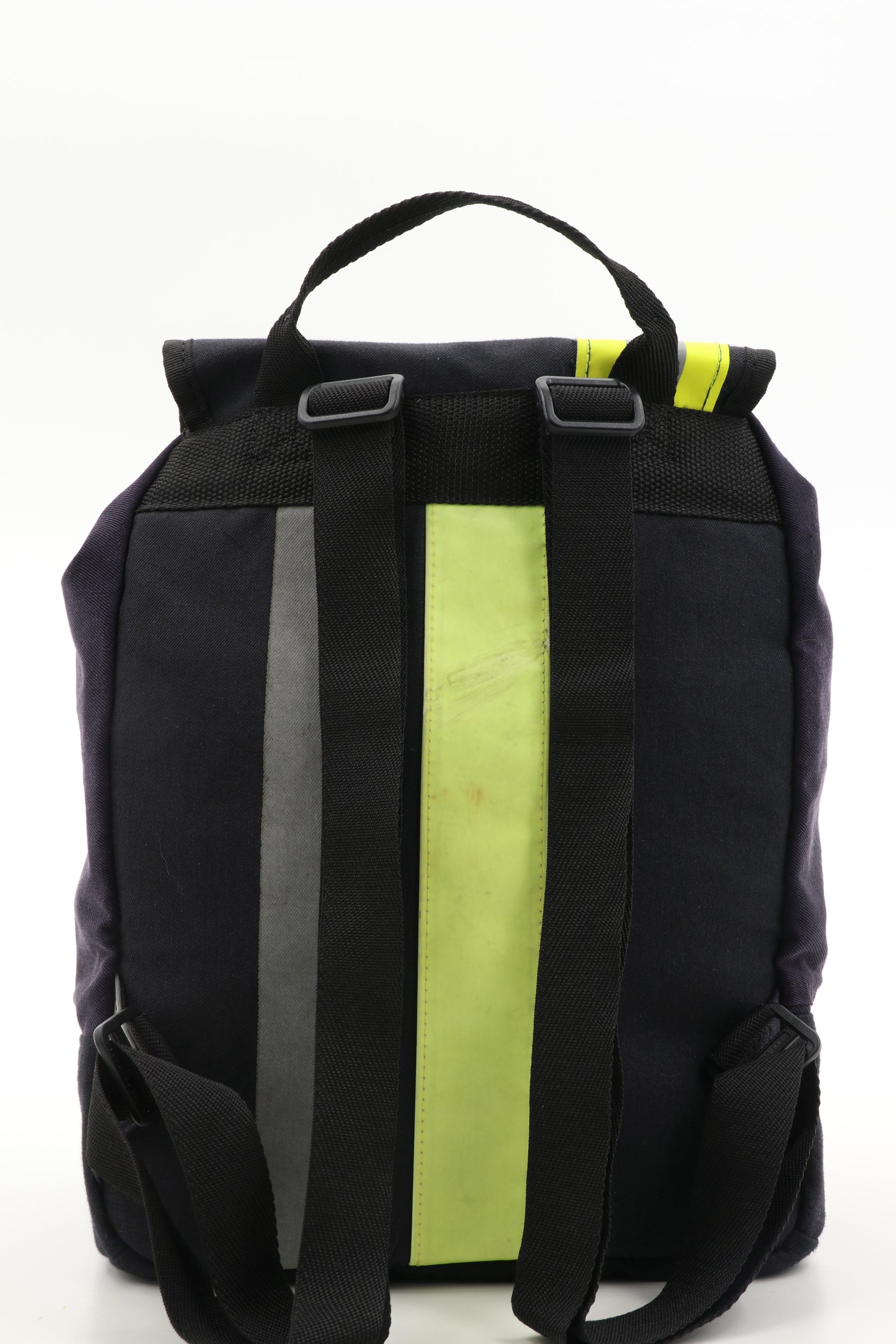 Mini Rucksack Klassik schwarz gelb aus upgecycelter Feuerwehrkleidung 23x32x10cm