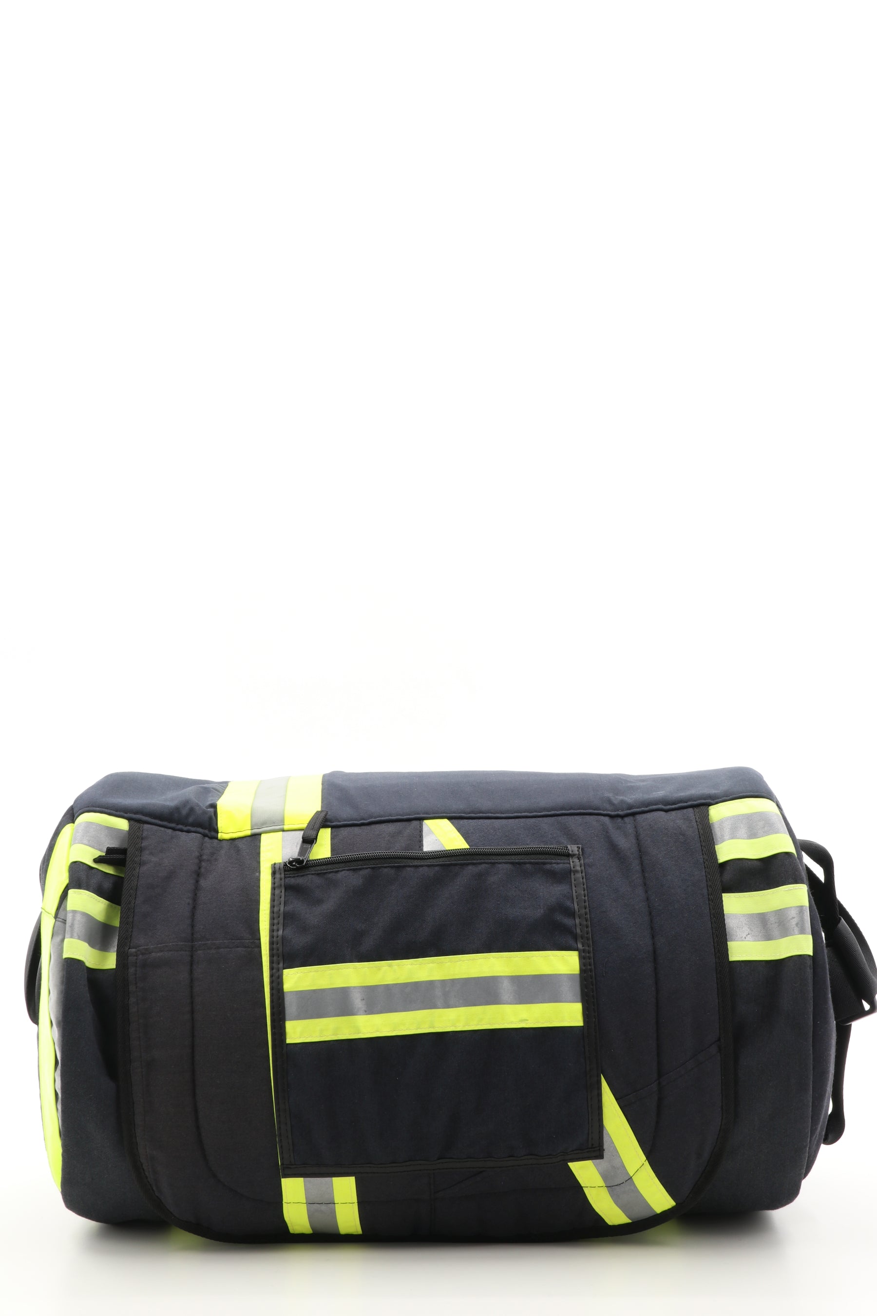 Surge Sporttasche schwarz gelb aus upgecycelter Feuerwehrkleidung 52x20x31cm