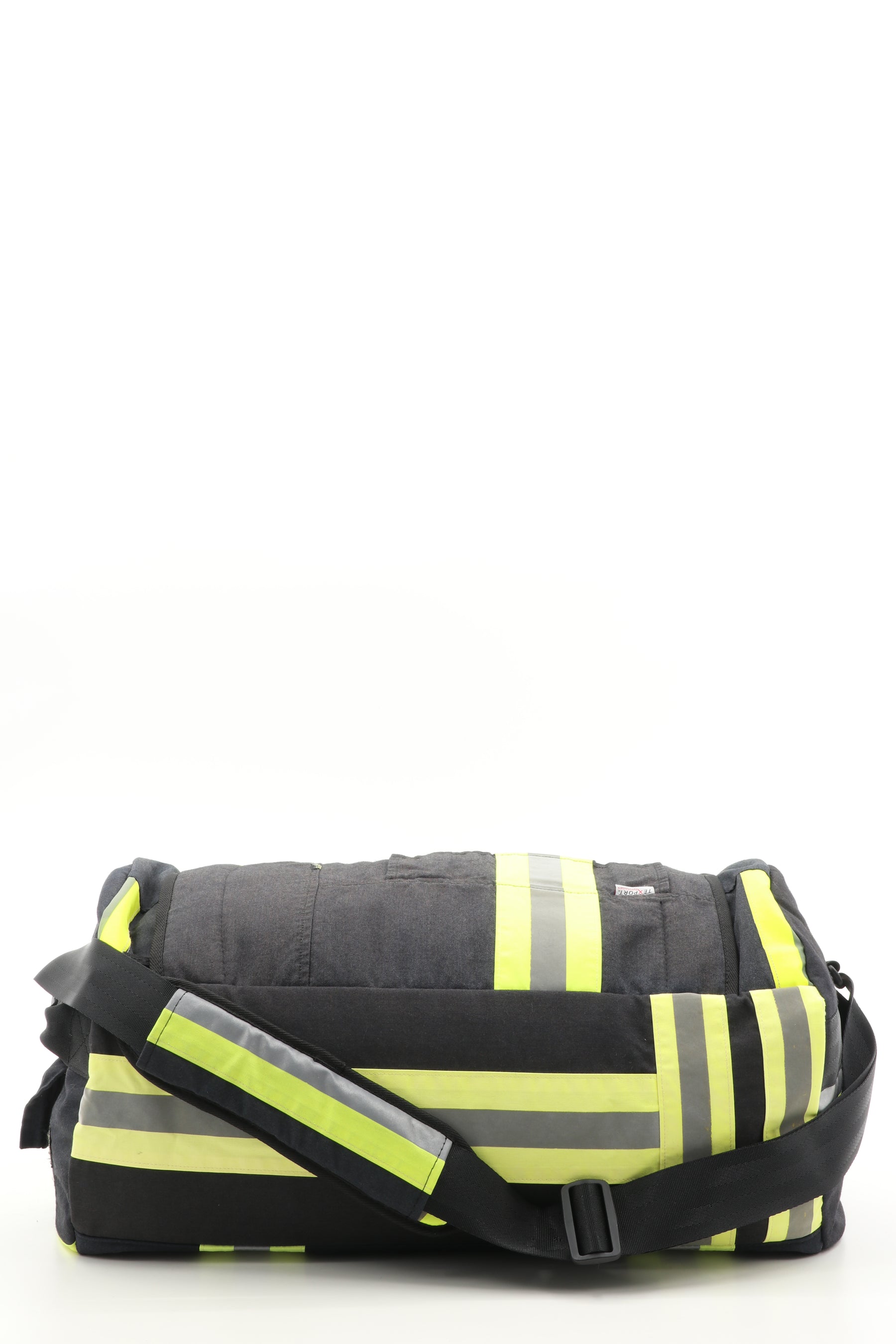 Surge Sporttasche schwarz gelb aus upgecycelter Feuerwehrkleidung 52x20x31cm