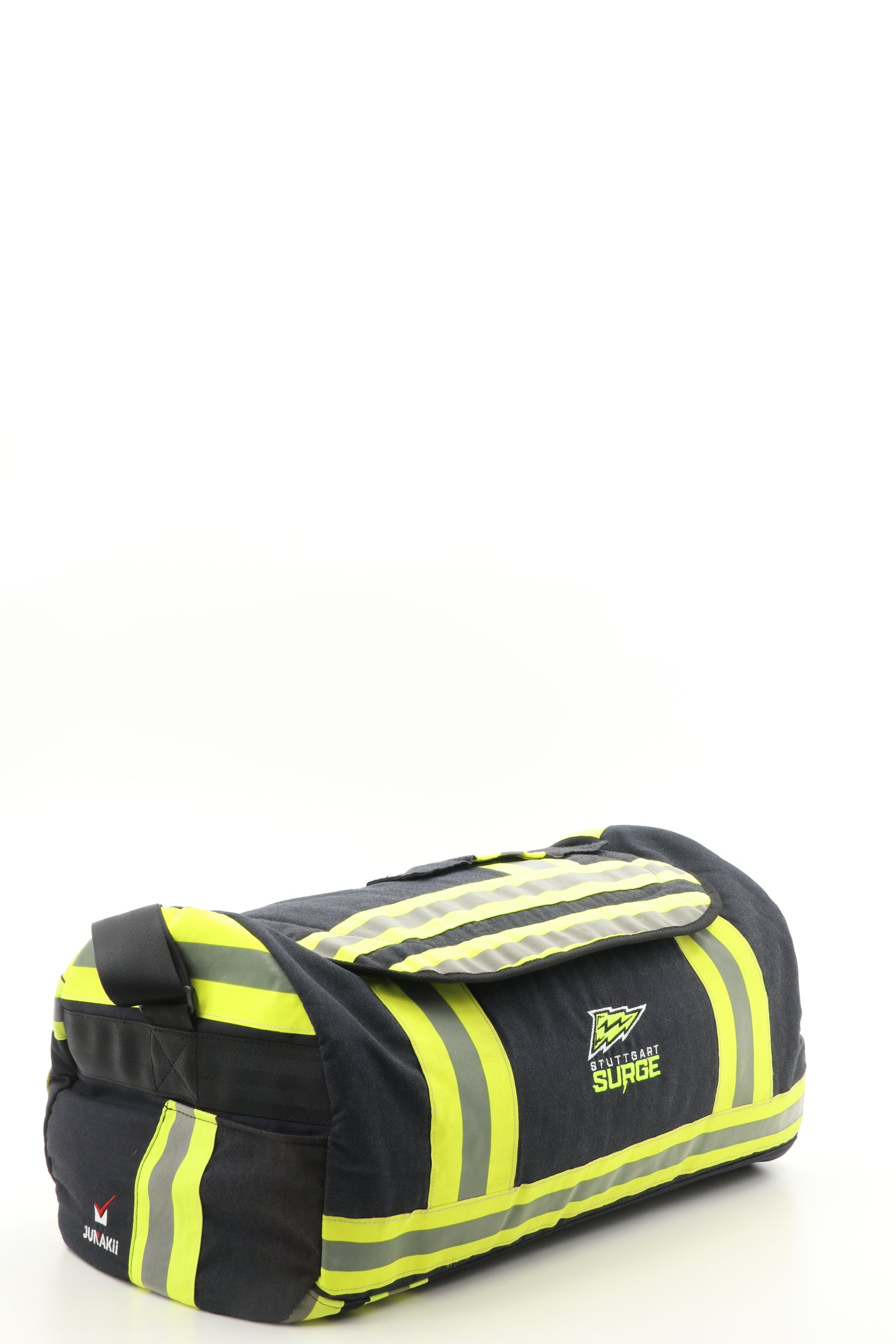 Surge Sporttasche schwarz gelb aus upgecycelter Feuerwehrkleidung 52x20x31cm