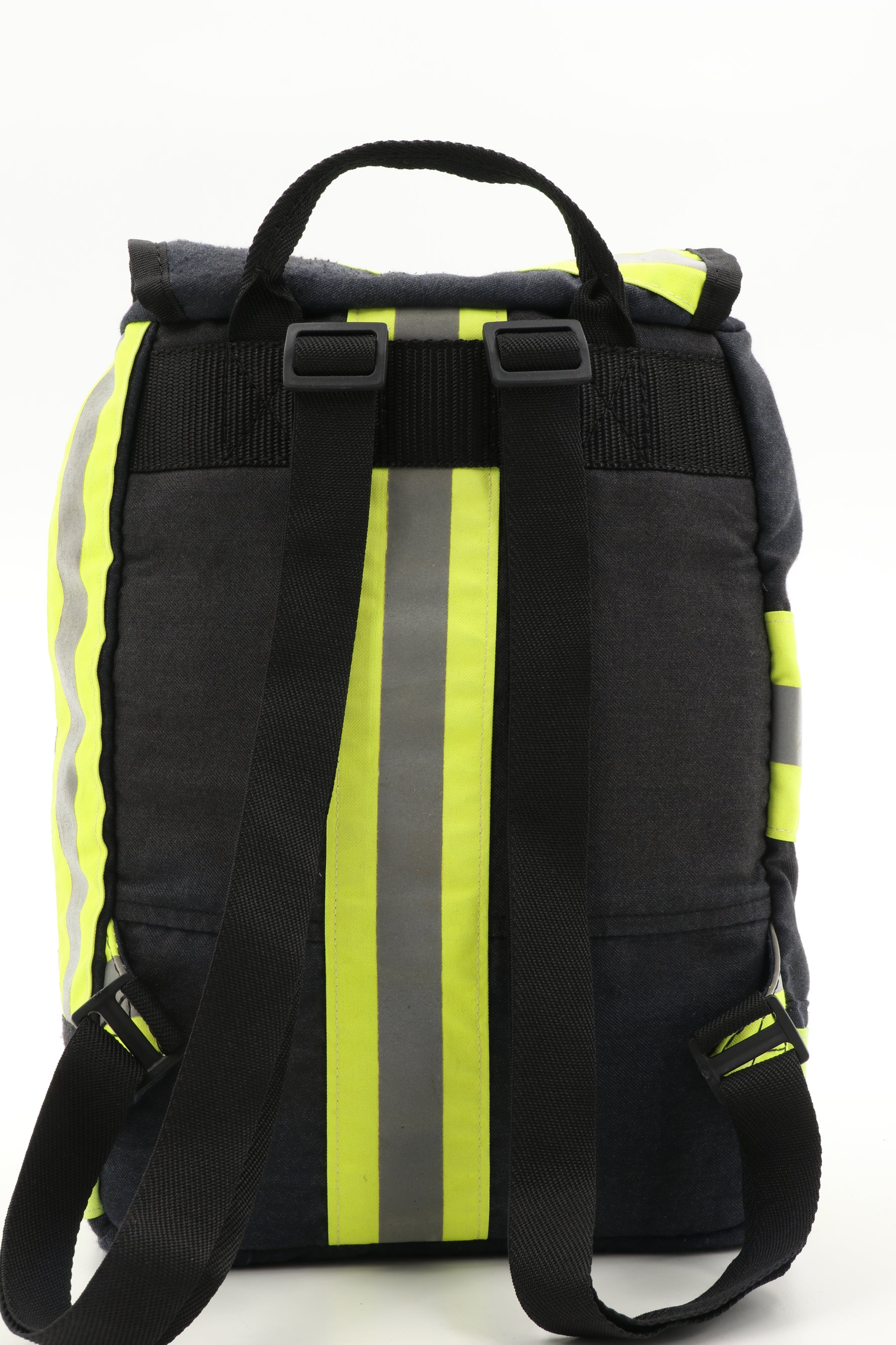 Mini Rucksack Klassik schwarz gelb aus upgecycelter Feuerwehrkleidung 23x32x10cm
