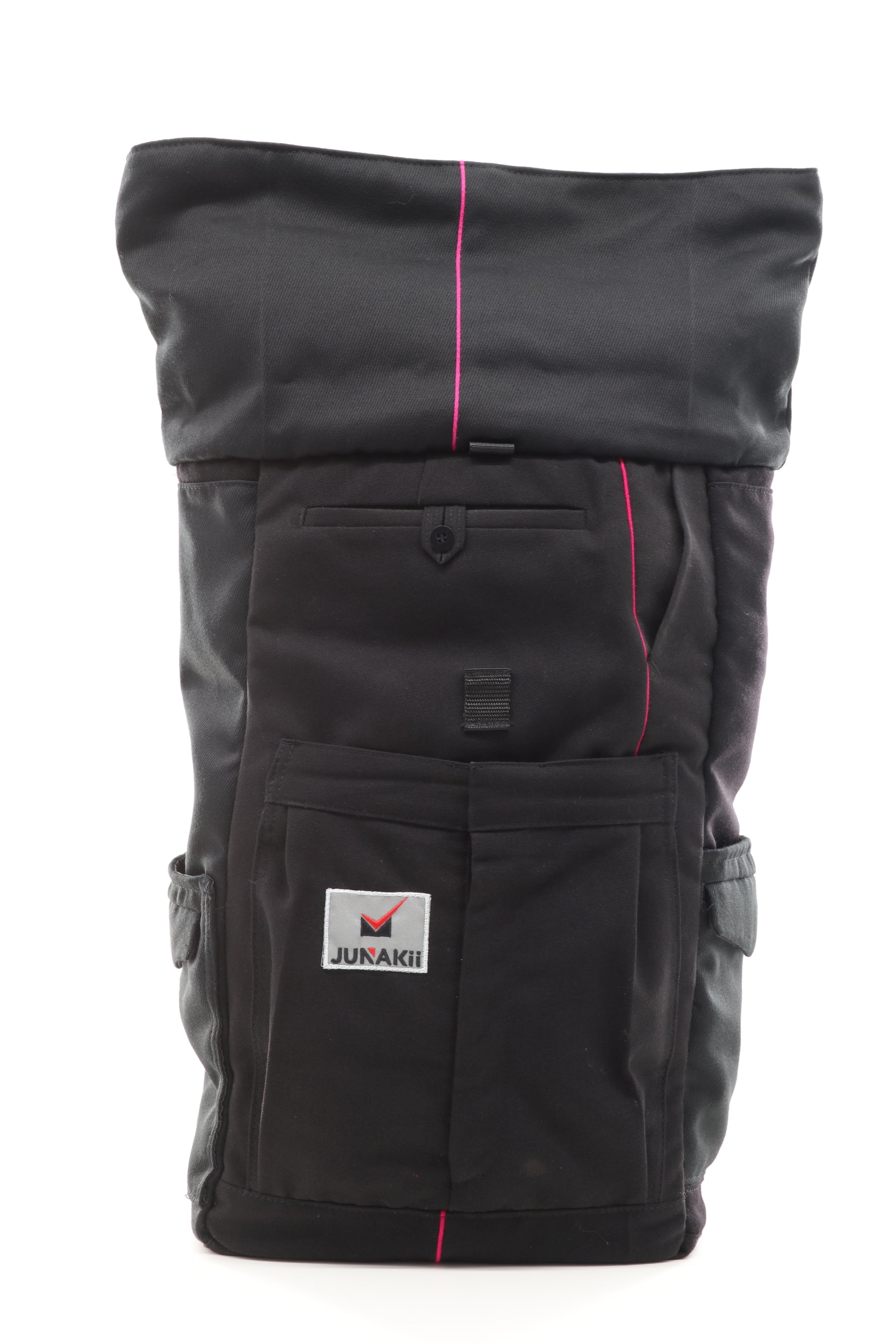 Rolltop Rucksack schwarz aus upgecyceltem Feuerwehrausgehanzug 63x27x17cm