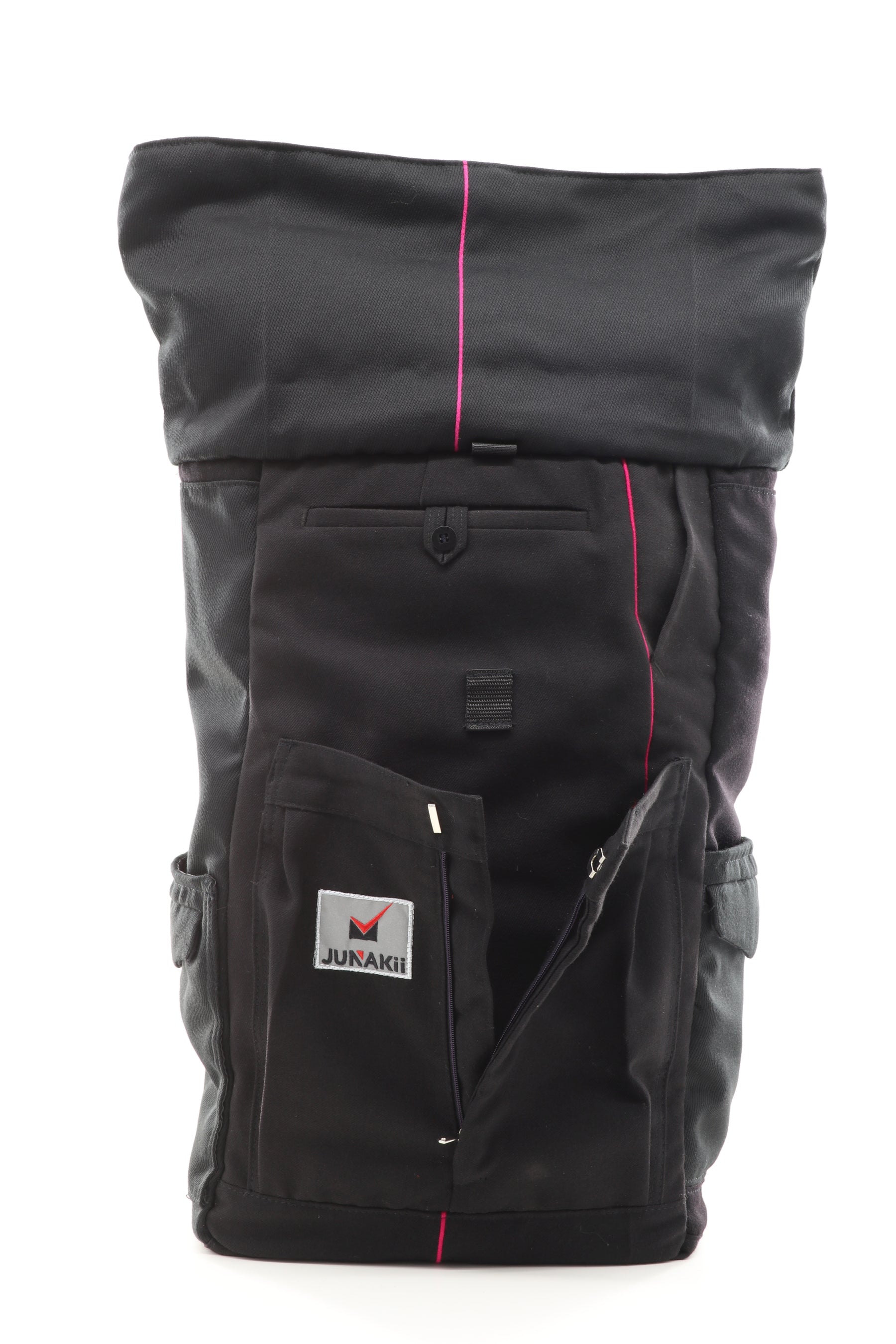 Rolltop Rucksack schwarz aus upgecyceltem Feuerwehrausgehanzug 63x27x17cm