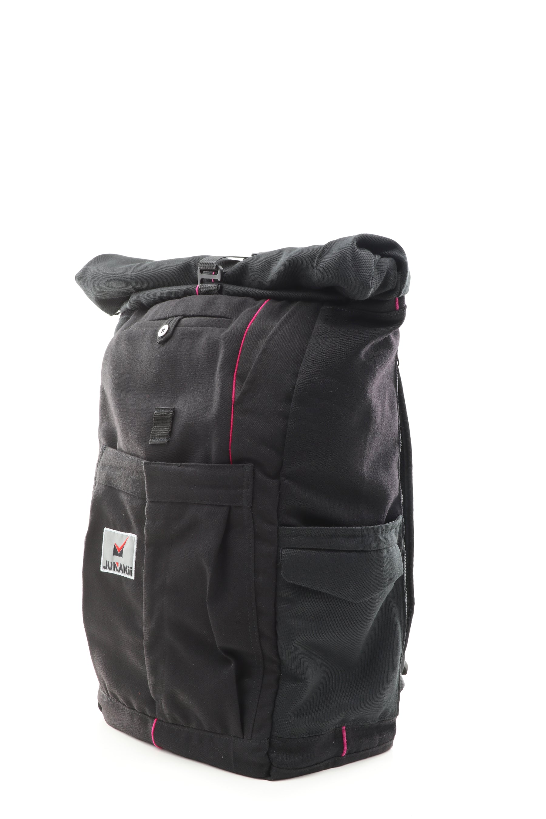 Rolltop Rucksack schwarz aus upgecyceltem Feuerwehrausgehanzug 63x27x17cm
