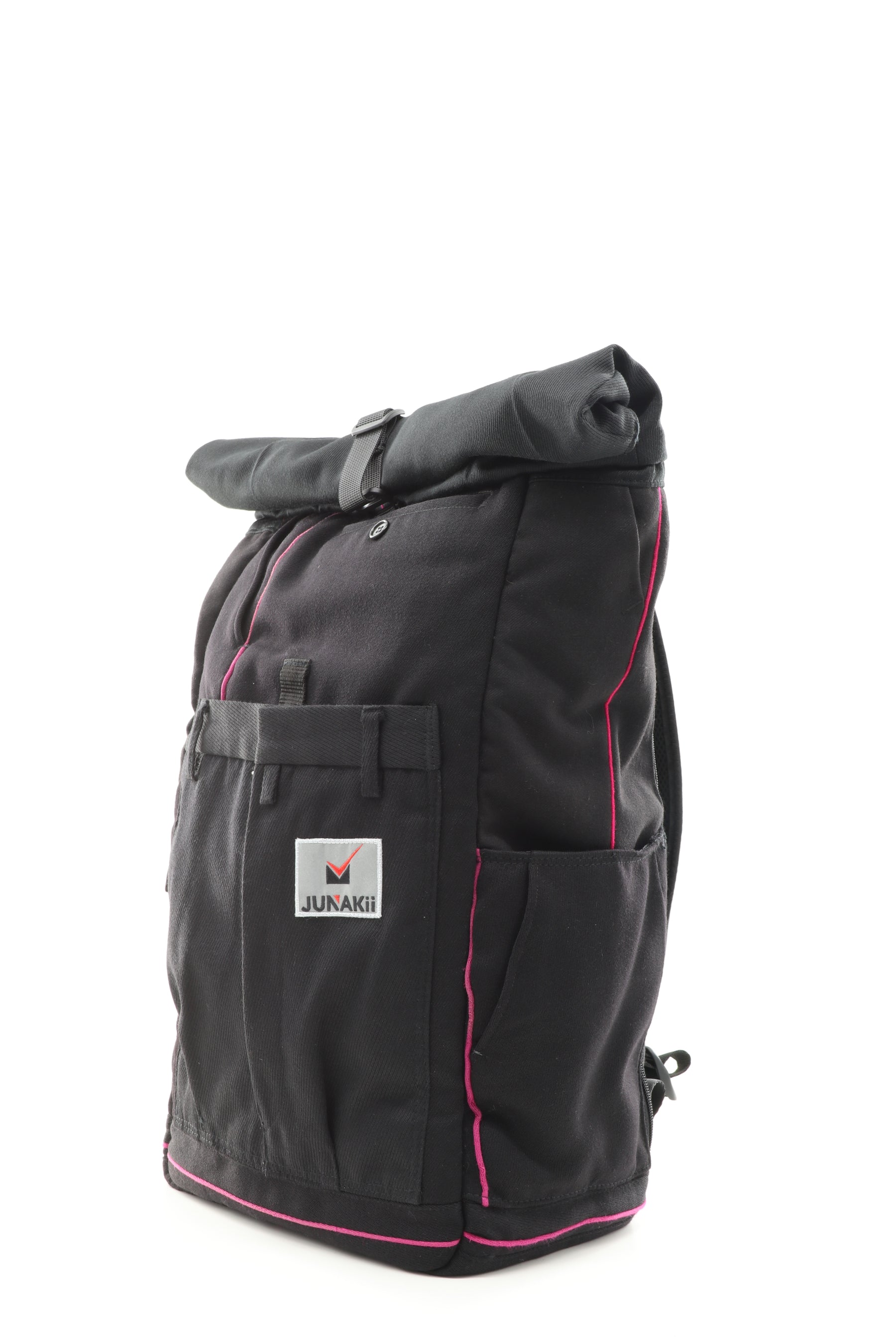 Rolltop Rucksack schwarz aus upgecyceltem Feuerwehrausgehanzug 63x27x17cm