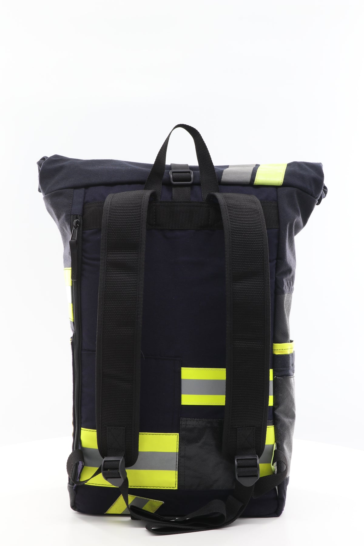 Rolltop Rucksack schwarz gelb aus upgecycelter Feuerwehrkleidung 63x27x17cm