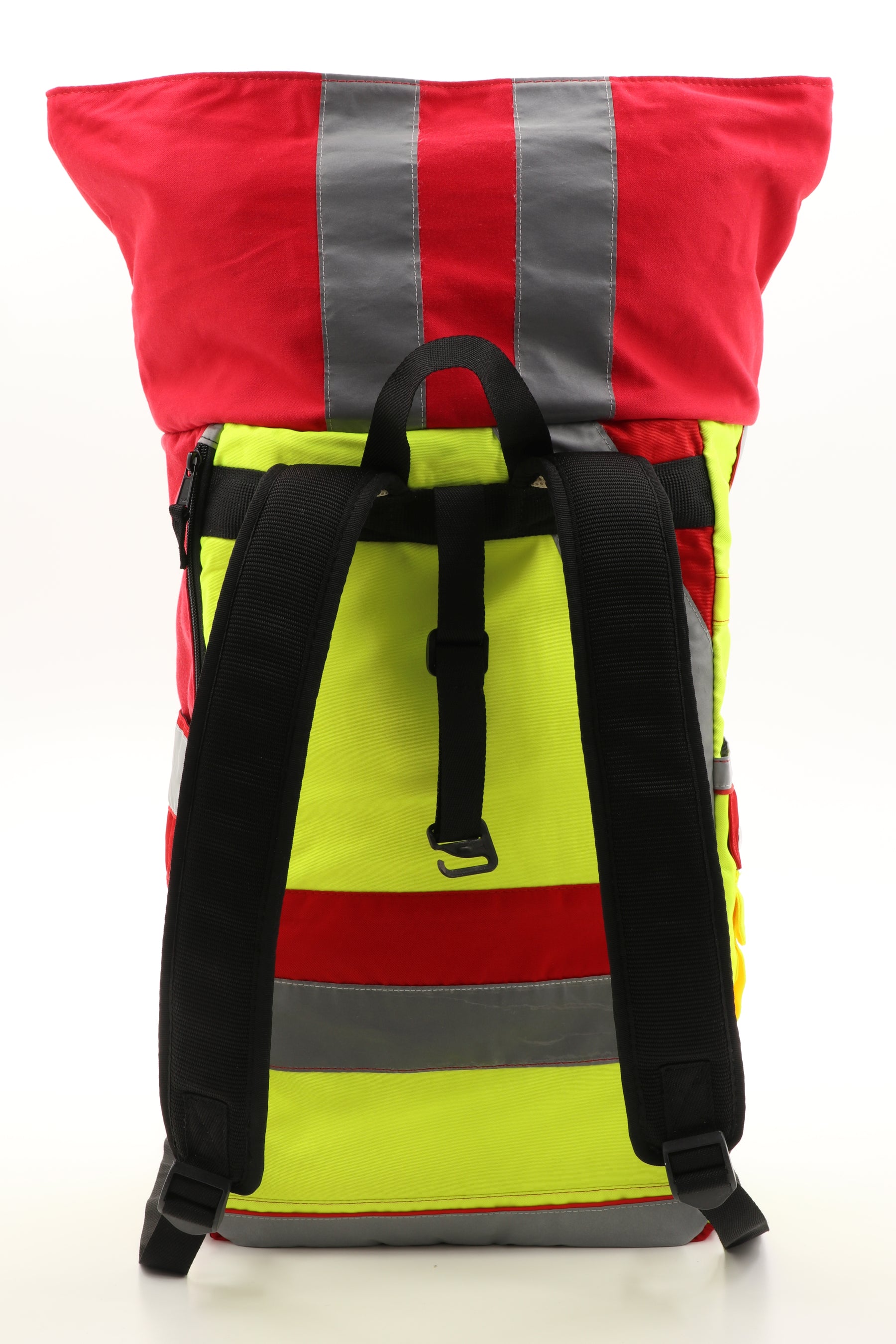 Rolltop Rucksack rot aus upgecycelter Rettungsdienstkleidung 63x27x17cm