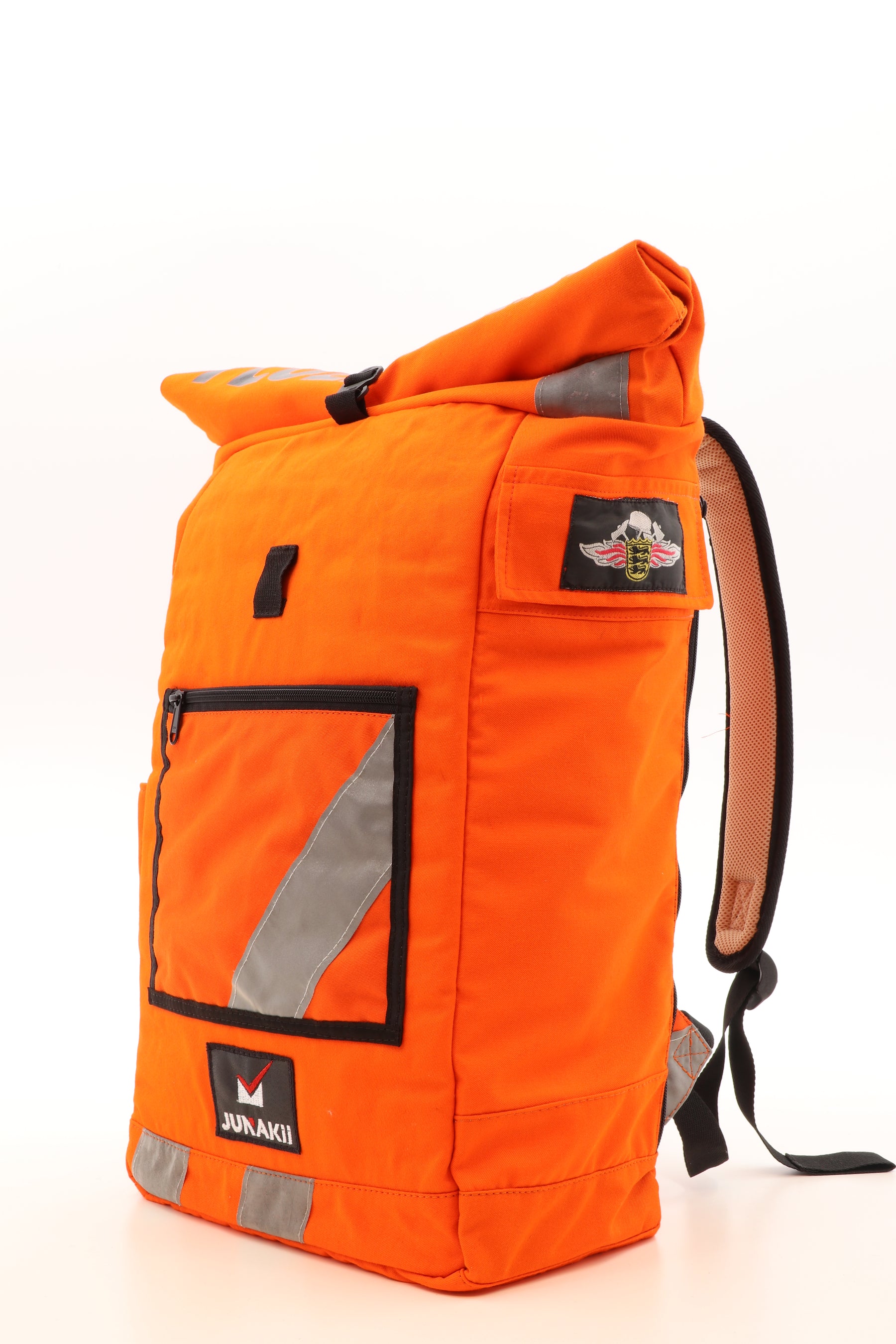 Rolltop Rucksack orange aus upgecycelter Feuerwehrkleidung 63x27x17cm