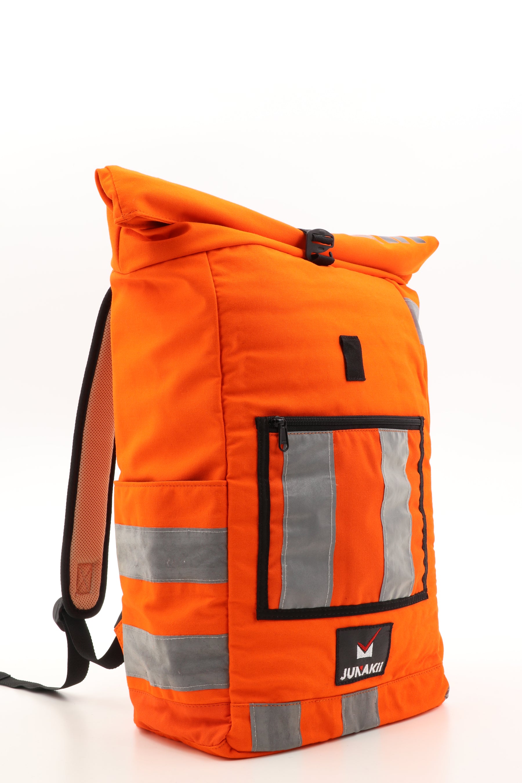 Rolltop Rucksack orange aus upgecycelter Feuerwehrkleidung 63x27x17cm