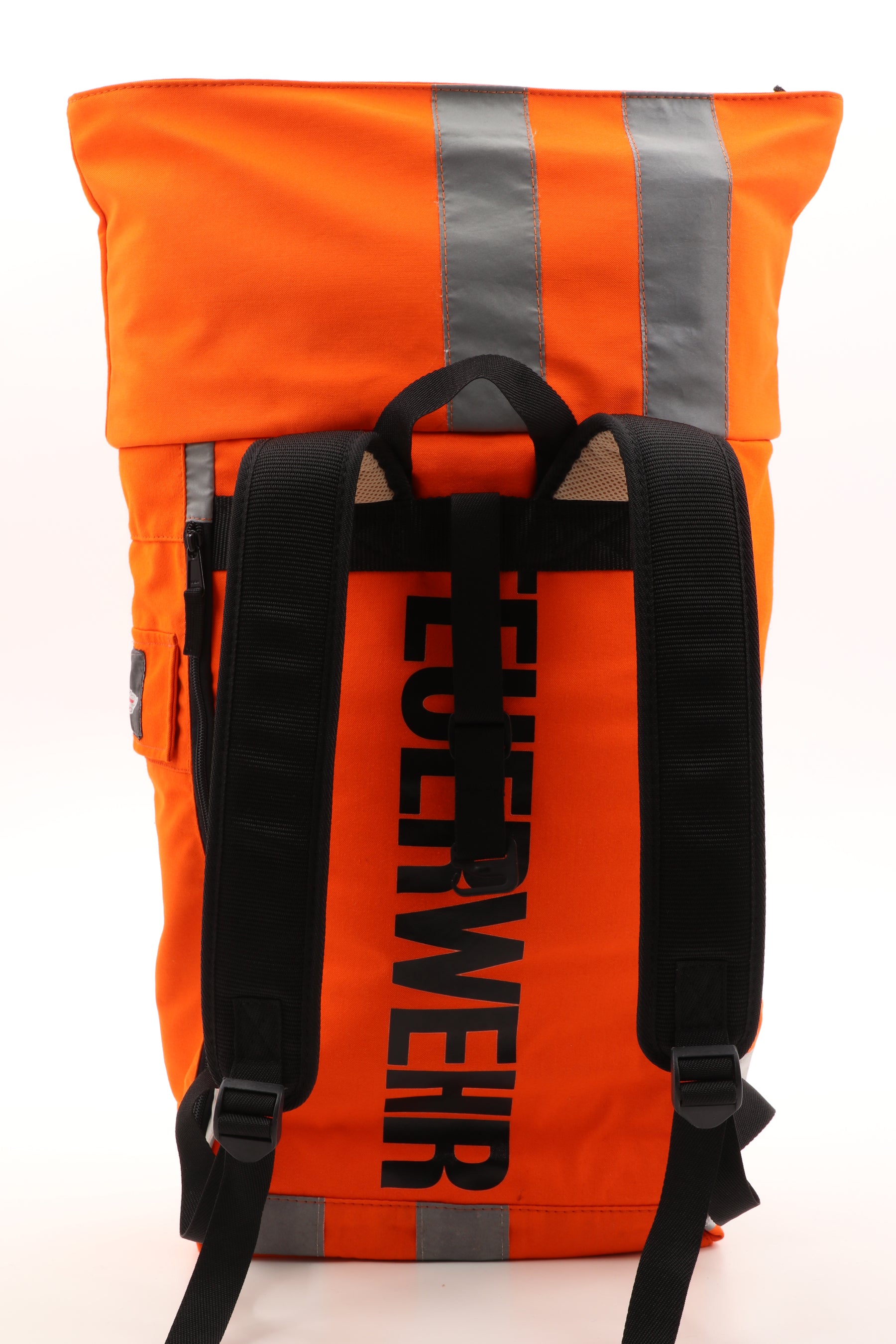 Rolltop Rucksack orange aus upgecycelter Feuerwehrkleidung 63x27x17cm