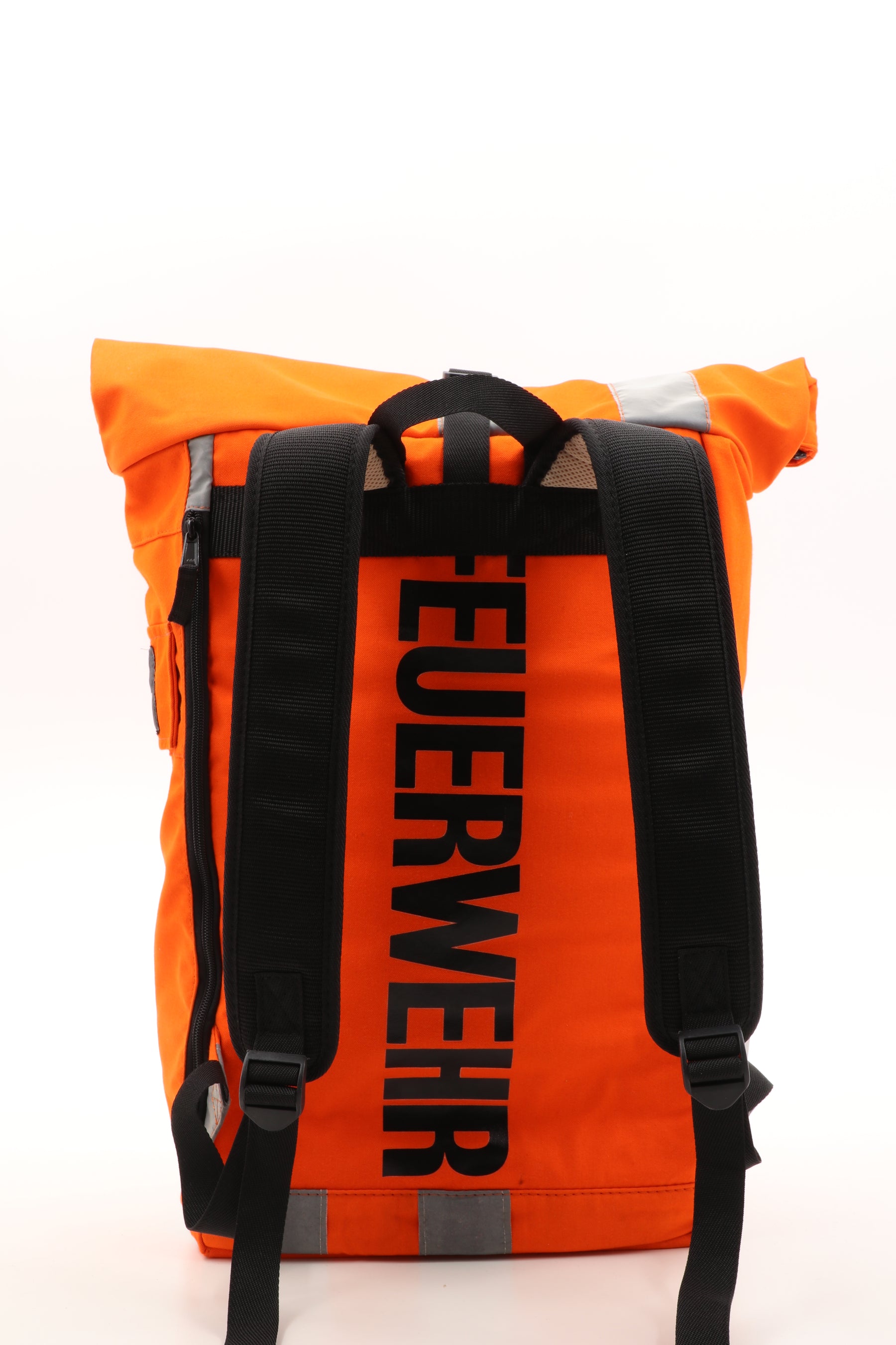 Rolltop Rucksack orange aus upgecycelter Feuerwehrkleidung 63x27x17cm