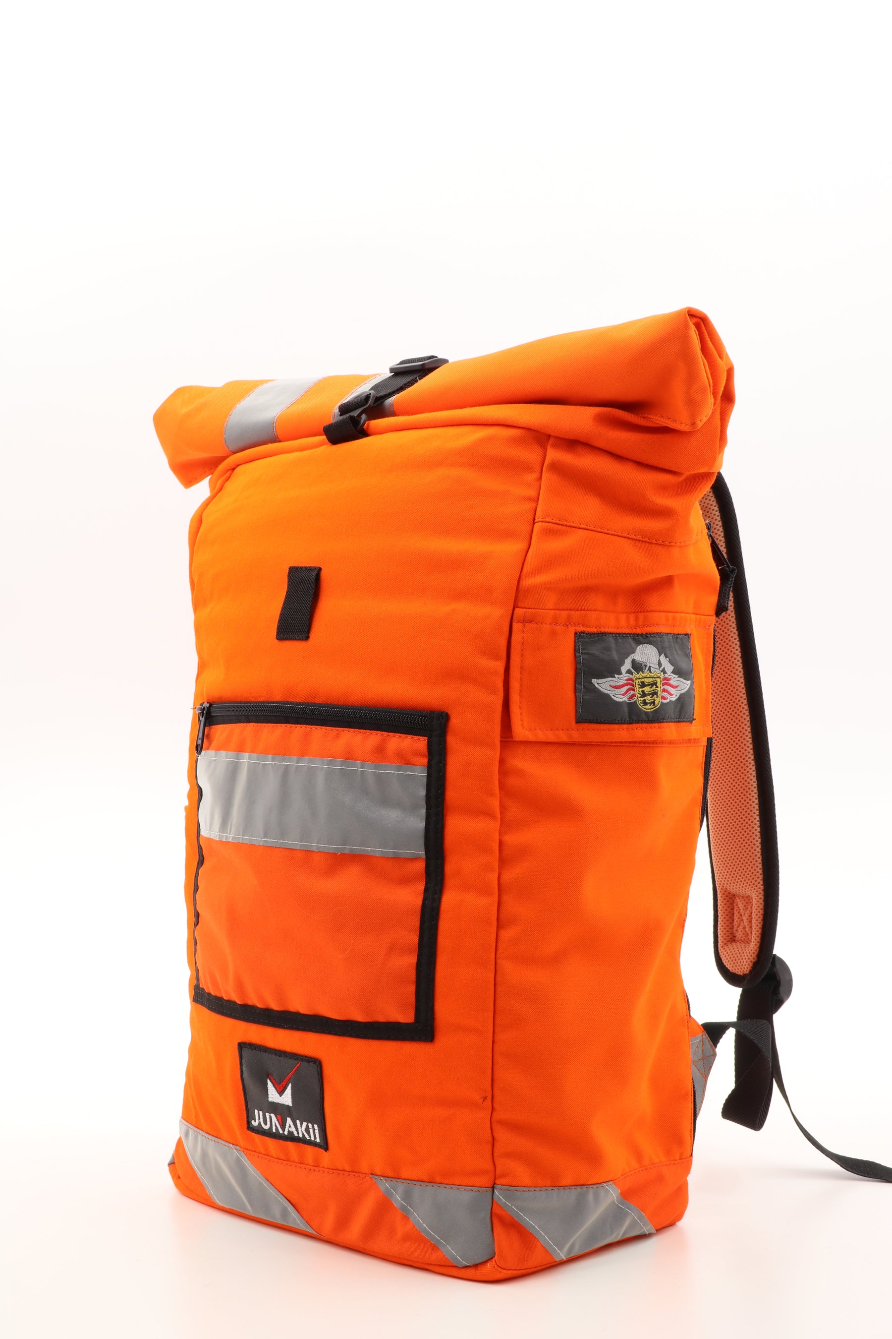 Rolltop Rucksack orange aus upgecycelter Feuerwehrkleidung 63x27x17cm