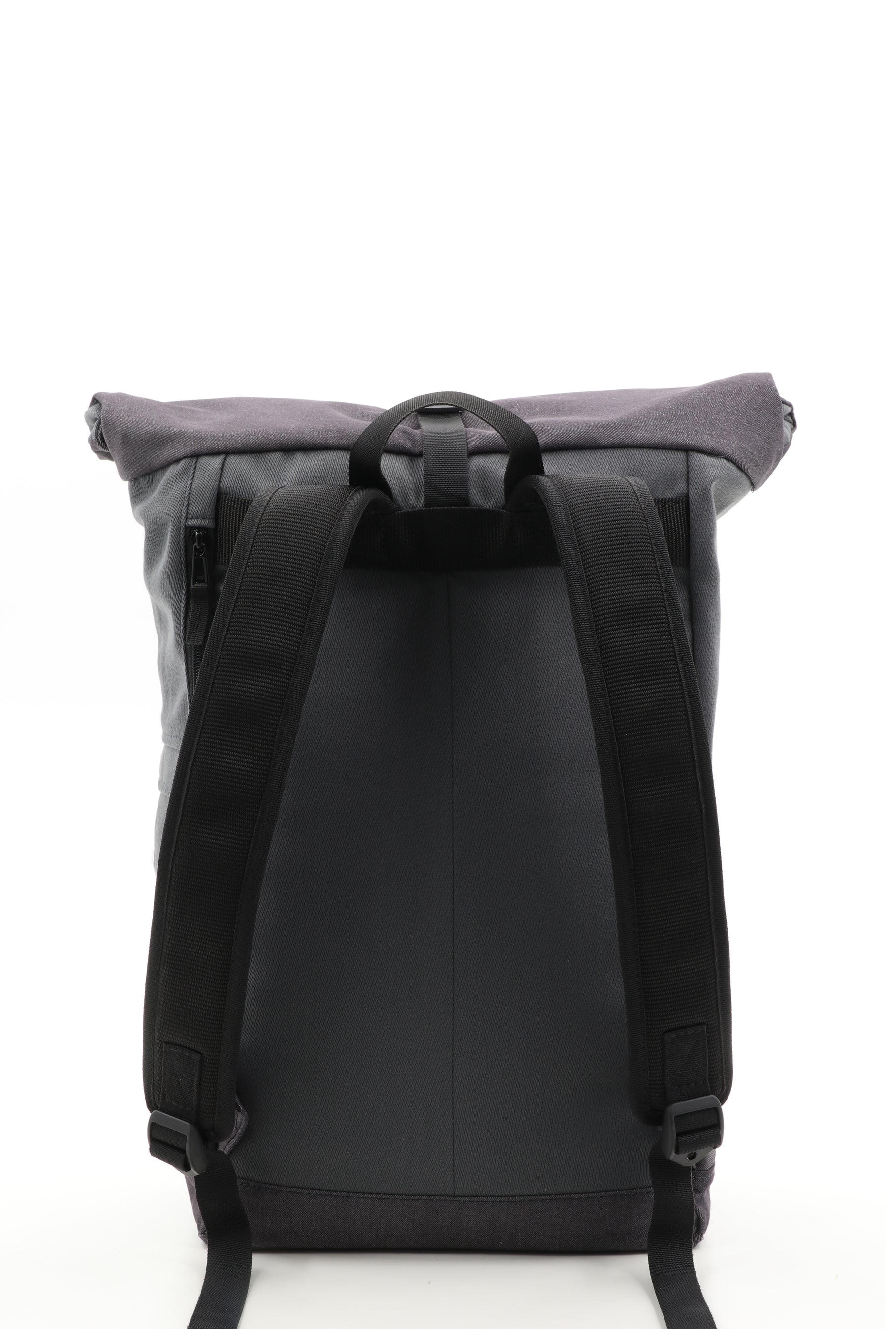 Rolltop Rucksack grau aus upgecyceltem Rettungsdienstausgehanzug 63x27x17cm