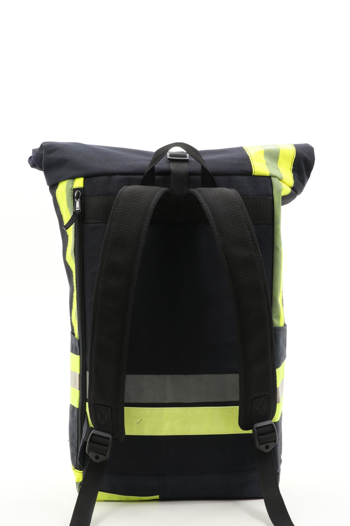 Rolltop Rucksack schwarz gelb aus upgecycelter Feuerwehrkleidung 63x27x17cm