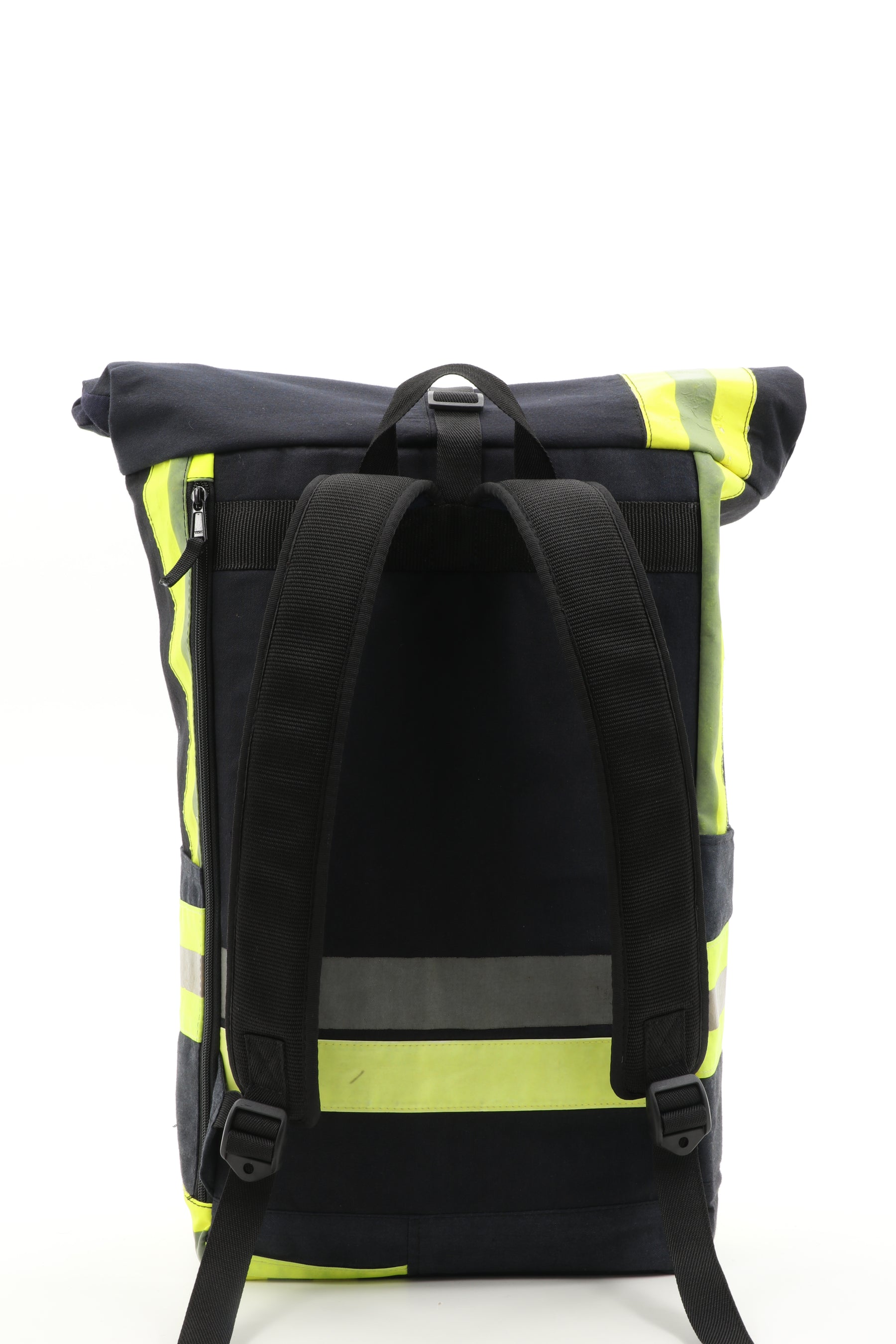 Rolltop Rucksack schwarz gelb aus upgecycelter Feuerwehrkleidung 63x27x17cm