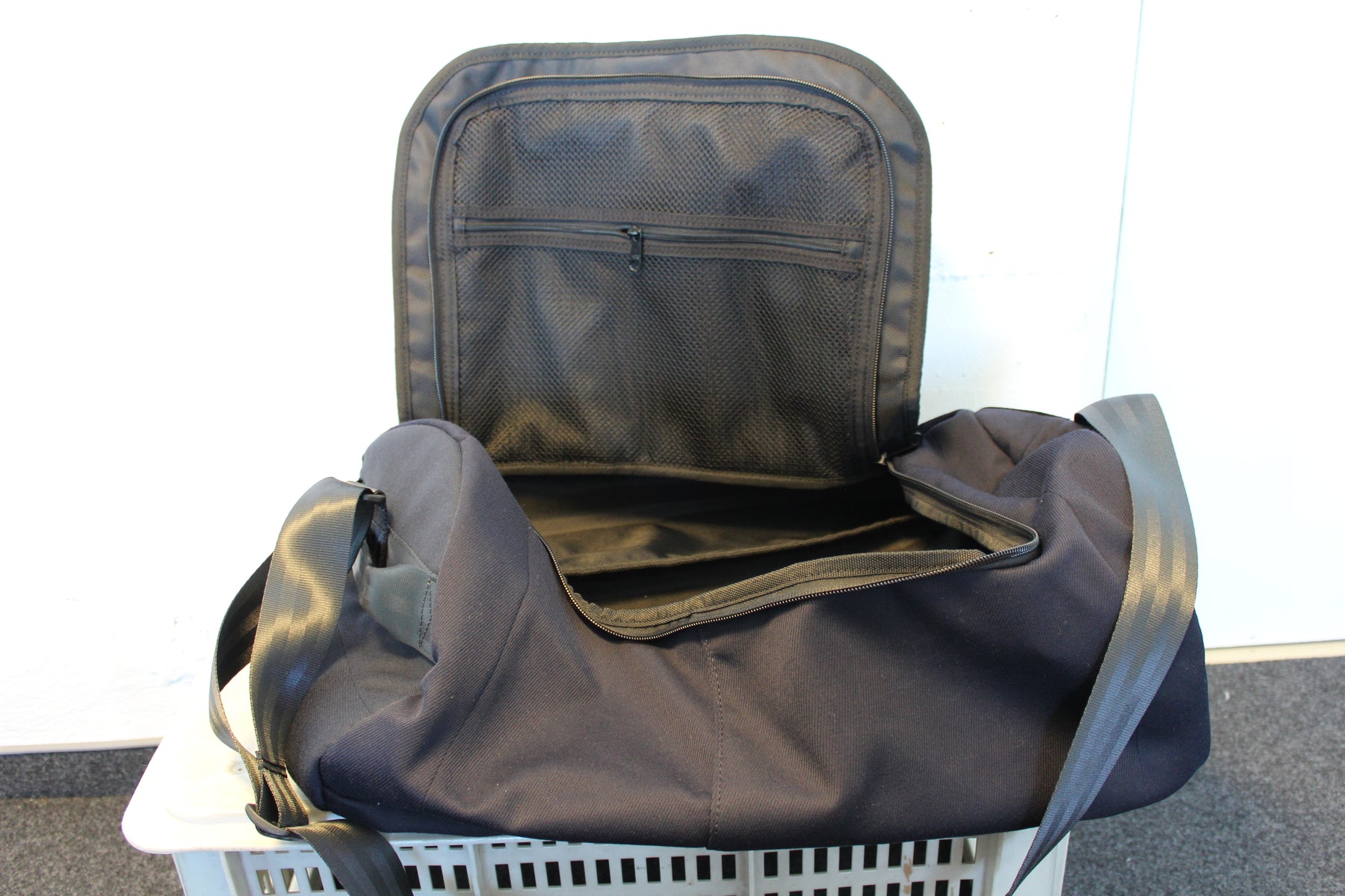 Duffel Bag blau aus upgecyceltem Feuerwehrausgehanzug 52x20x31cm