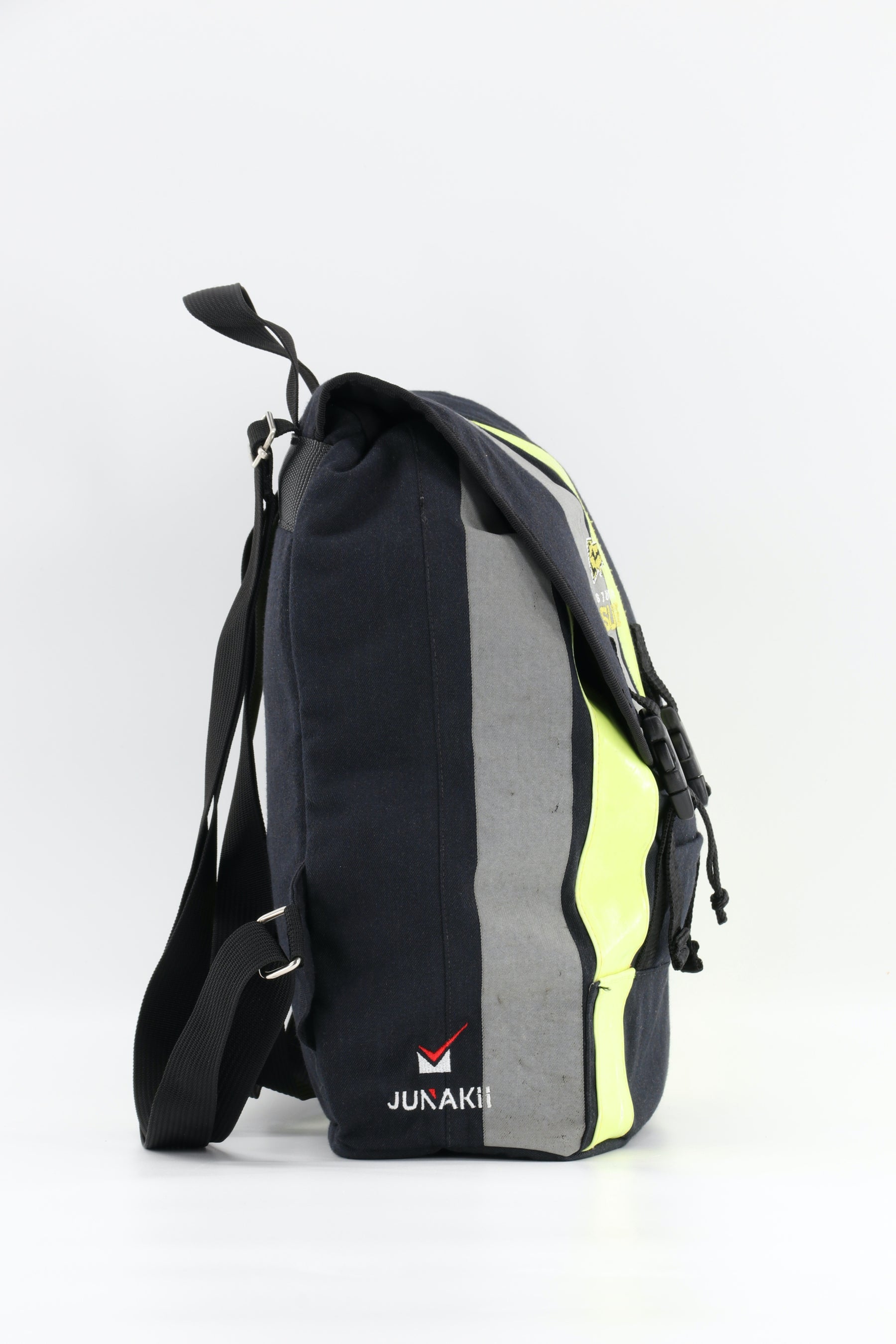 Mini Rucksack Klassik schwarz gelb aus upgecycelter Feuerwehrkleidung 23x32x10cm