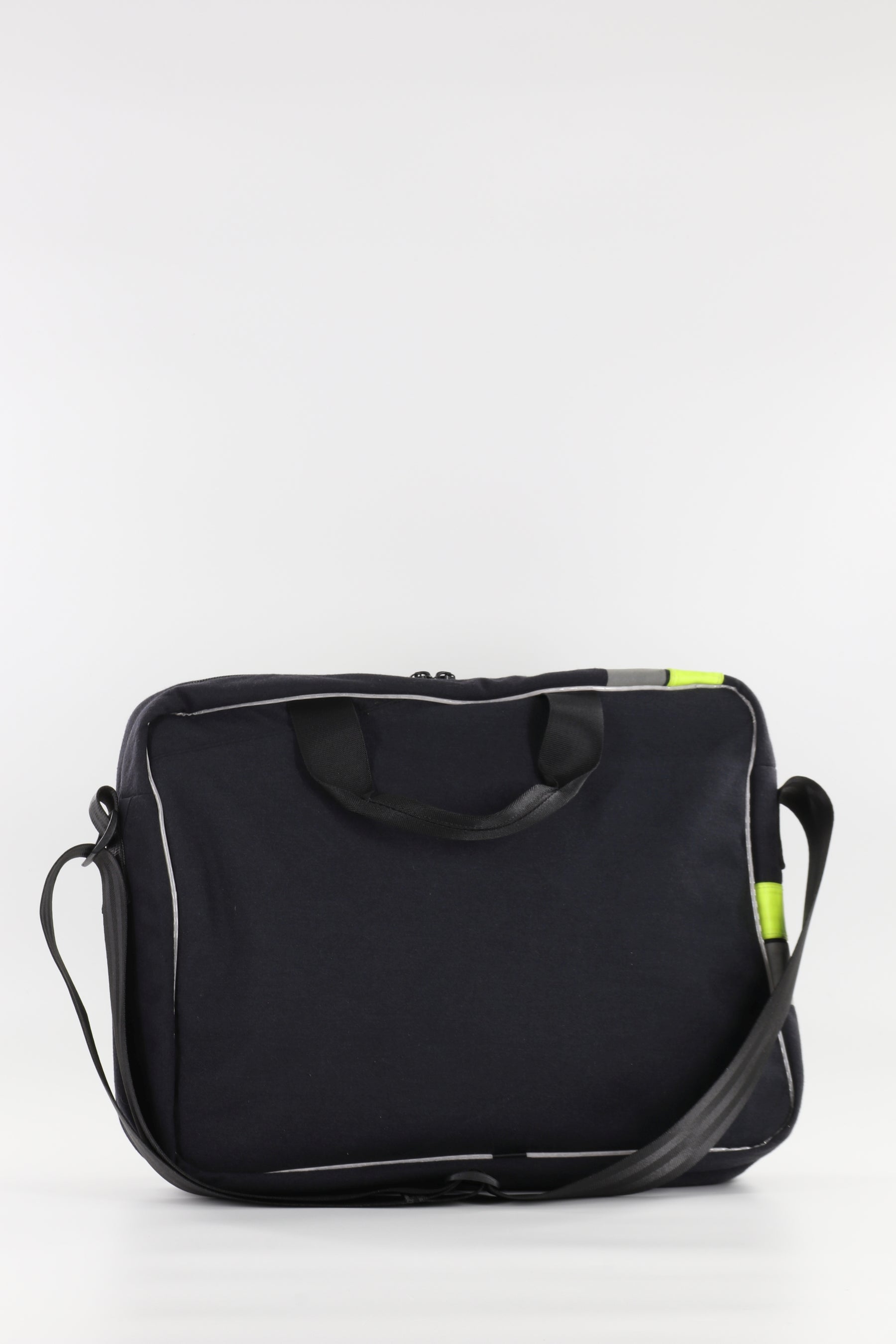 Laptoptasche schwarz gelb aus upgecycelter Feuerwehrkleidung 39x30x10cm