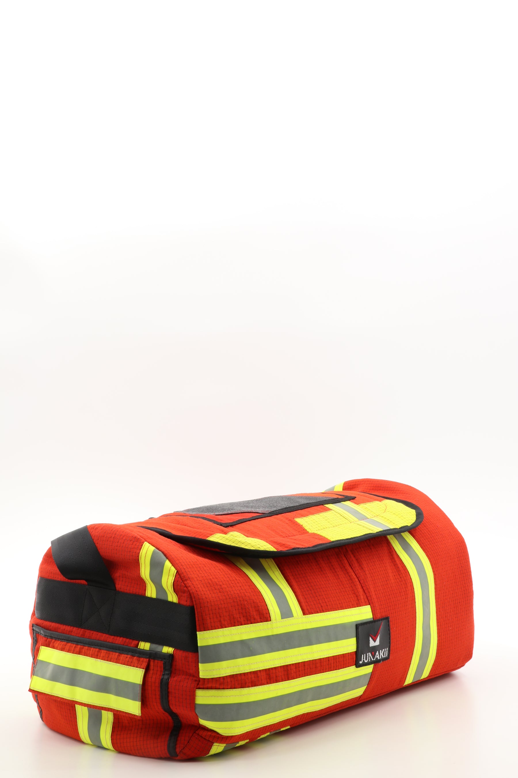 Duffel Bag rot aus upgecycelter Feuerwehrkleidung 52x20x31cm