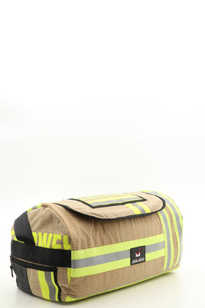 Duffel Bag beige aus upgecycelter Feuerwehrkleidung 52x20x31cm