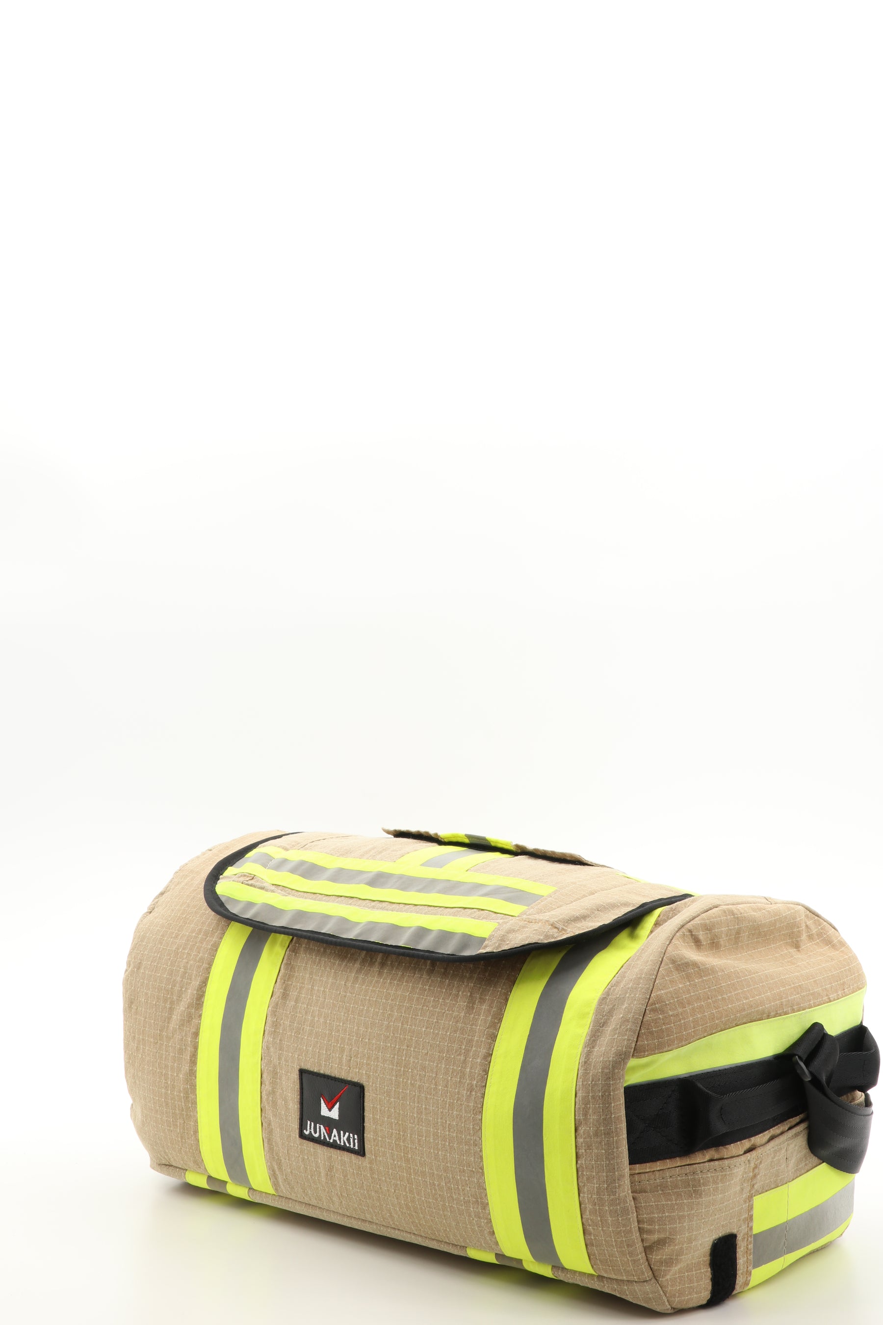 Duffel Bag beige aus upgecycelter Feuerwehrkleidung 52x20x31cm