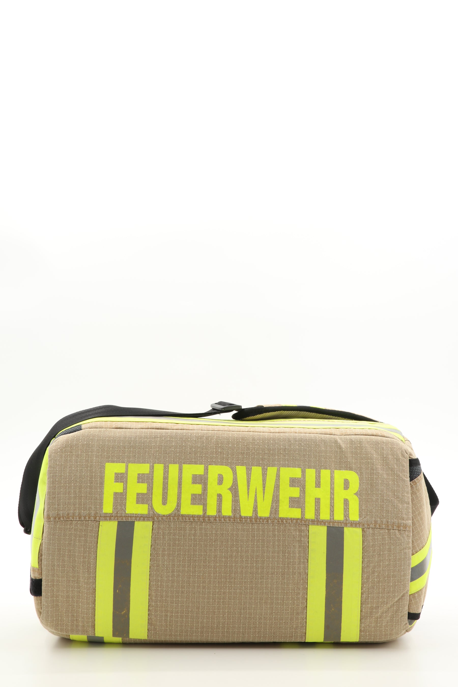 Duffel Bag beige aus upgecycelter Feuerwehrkleidung 52x20x31cm