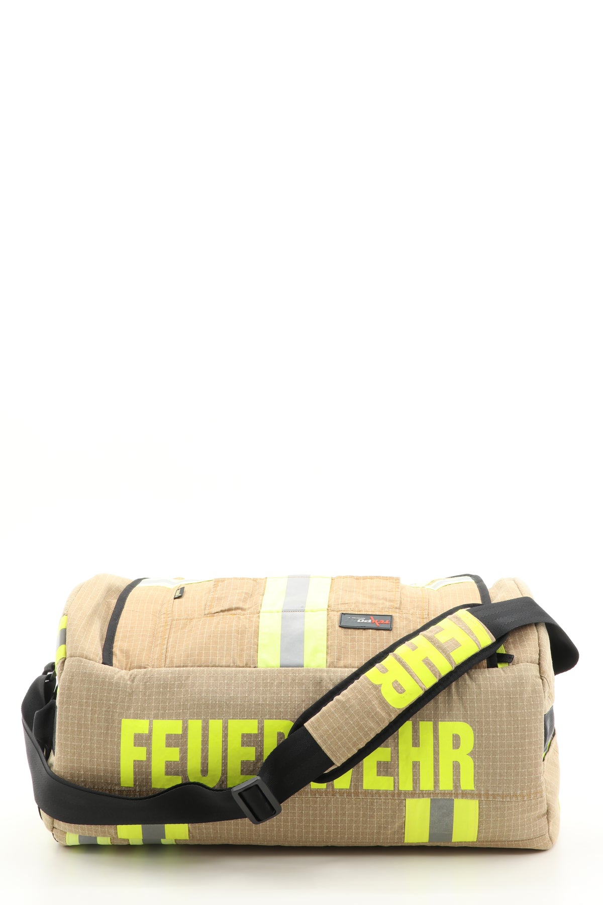 Duffel Bag beige aus upgecycelter Feuerwehrkleidung 52x20x31cm