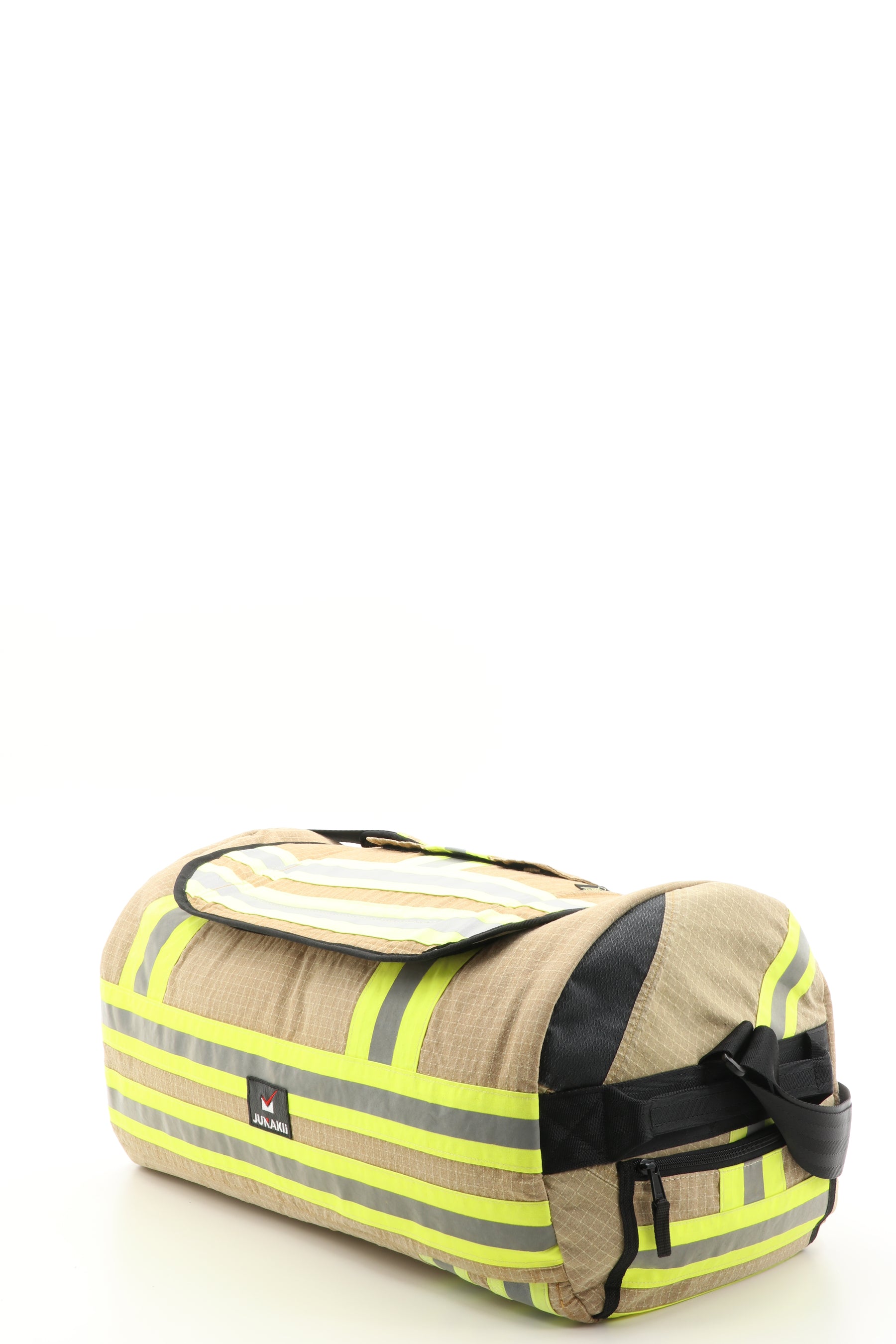 Duffel Bag beige aus upgecycelter Feuerwehrkleidung 52x20x31cm