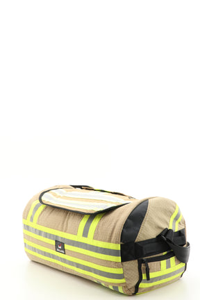 Duffel Bag beige aus upgecycelter Feuerwehrkleidung 52x20x31cm
