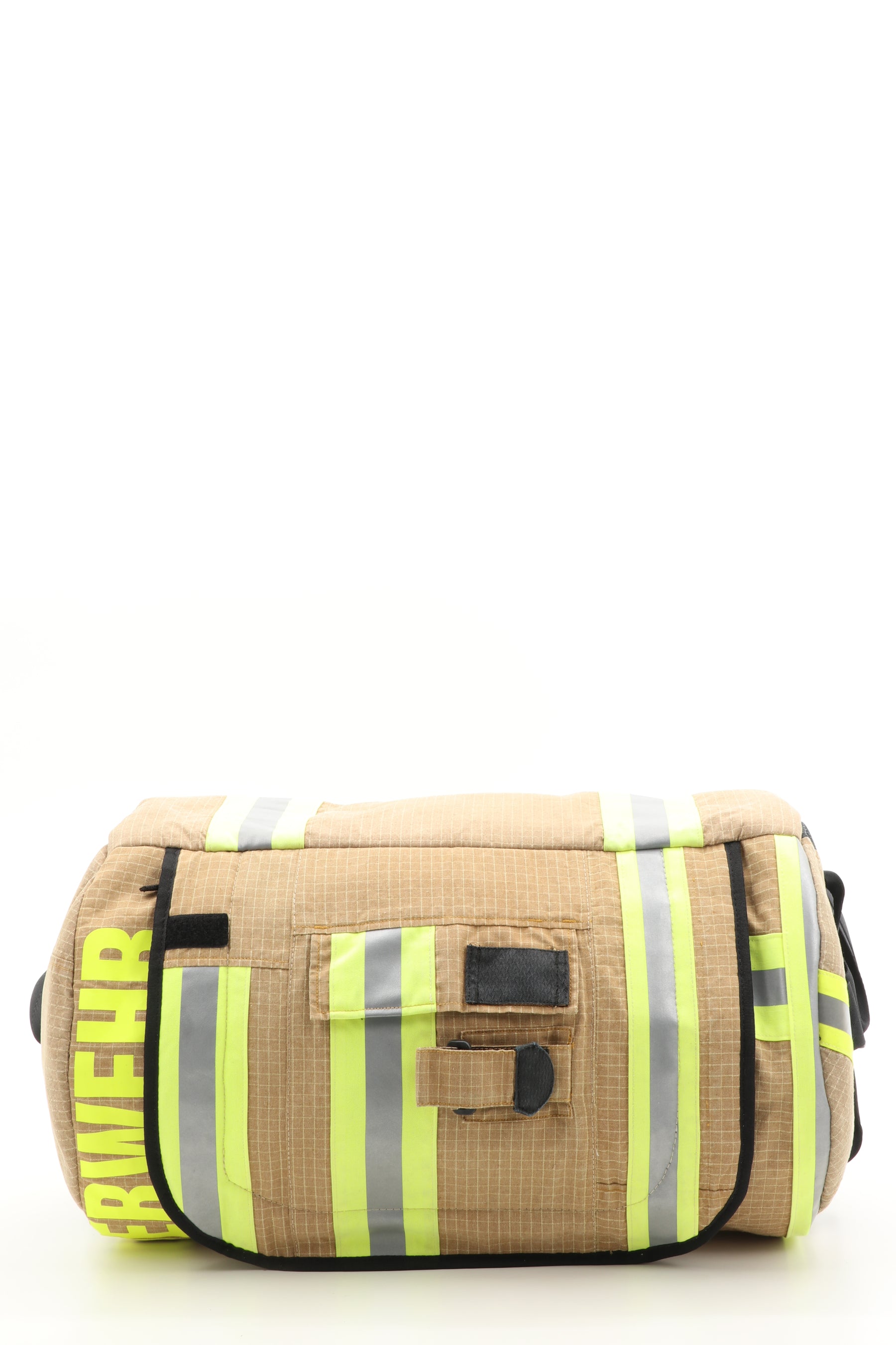 Duffel Bag beige aus upgecycelter Feuerwehrkleidung 52x20x31cm