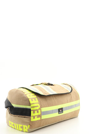 Duffel Bag beige aus upgecycelter Feuerwehrkleidung 52x20x31cm