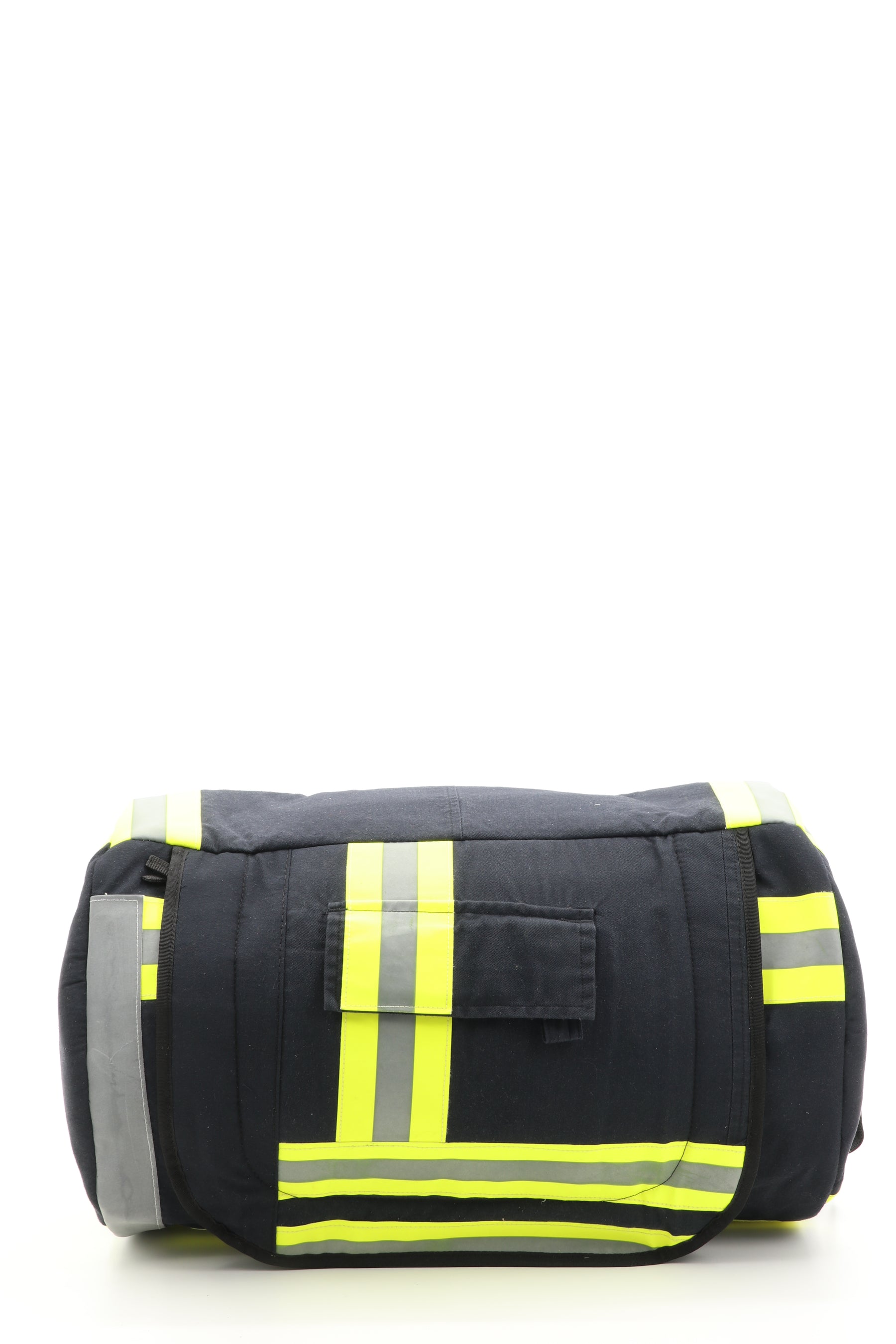 Duffel Bag schwarz gelb aus upgecycelter Feuerwehrkleidung 52x20x31cm