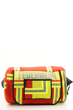 Duffel Bag rot aus upgecycelter Feuerwehrkleidung 52x20x31cm