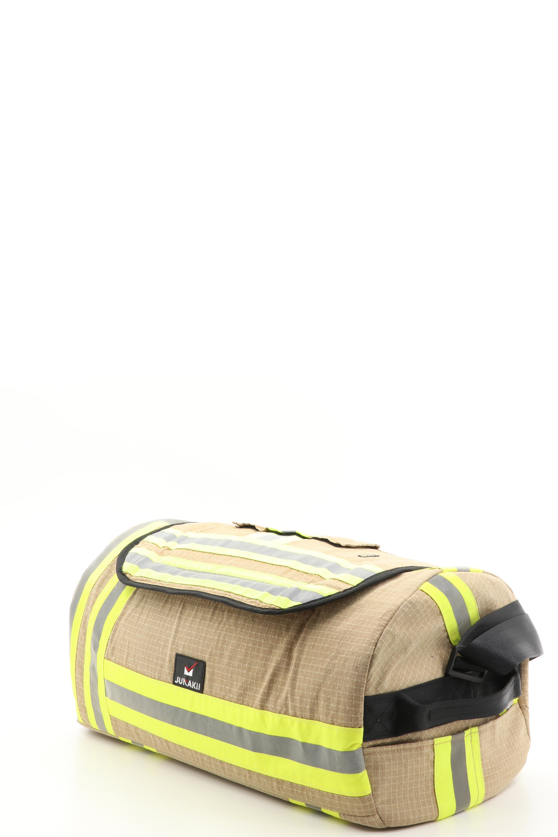 Duffel Bag beige aus upgecycelter Feuerwehrkleidung 52x20x31cm