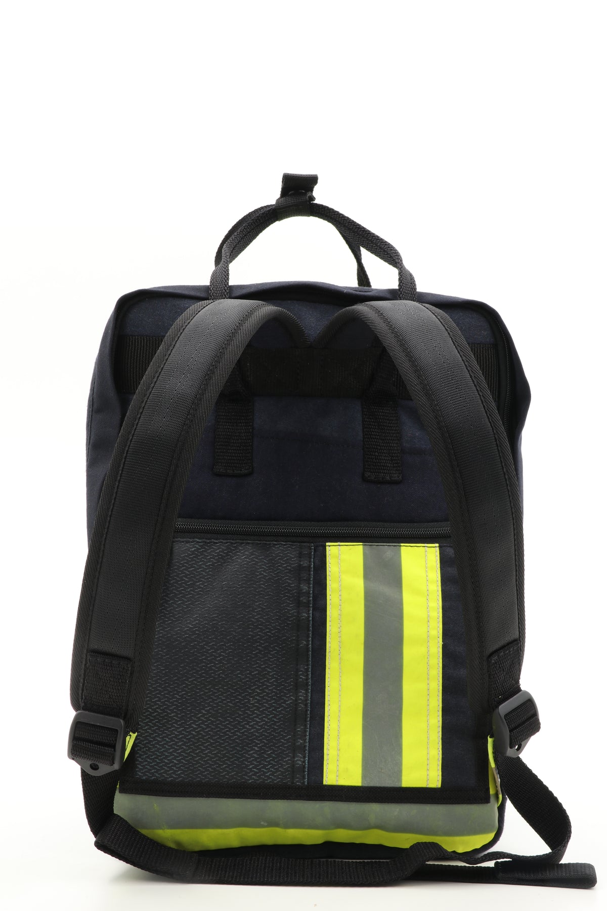 Laptop Rucksack schwarz gelb aus upgecycelter Feuerwehrkleidung 38x27x13cm