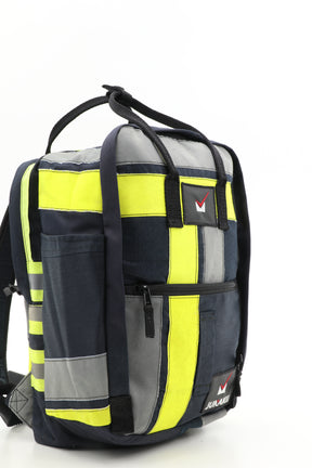 Laptop Rucksack schwarz gelb aus upgecycelter Feuerwehrkleidung 38x27x13cm
