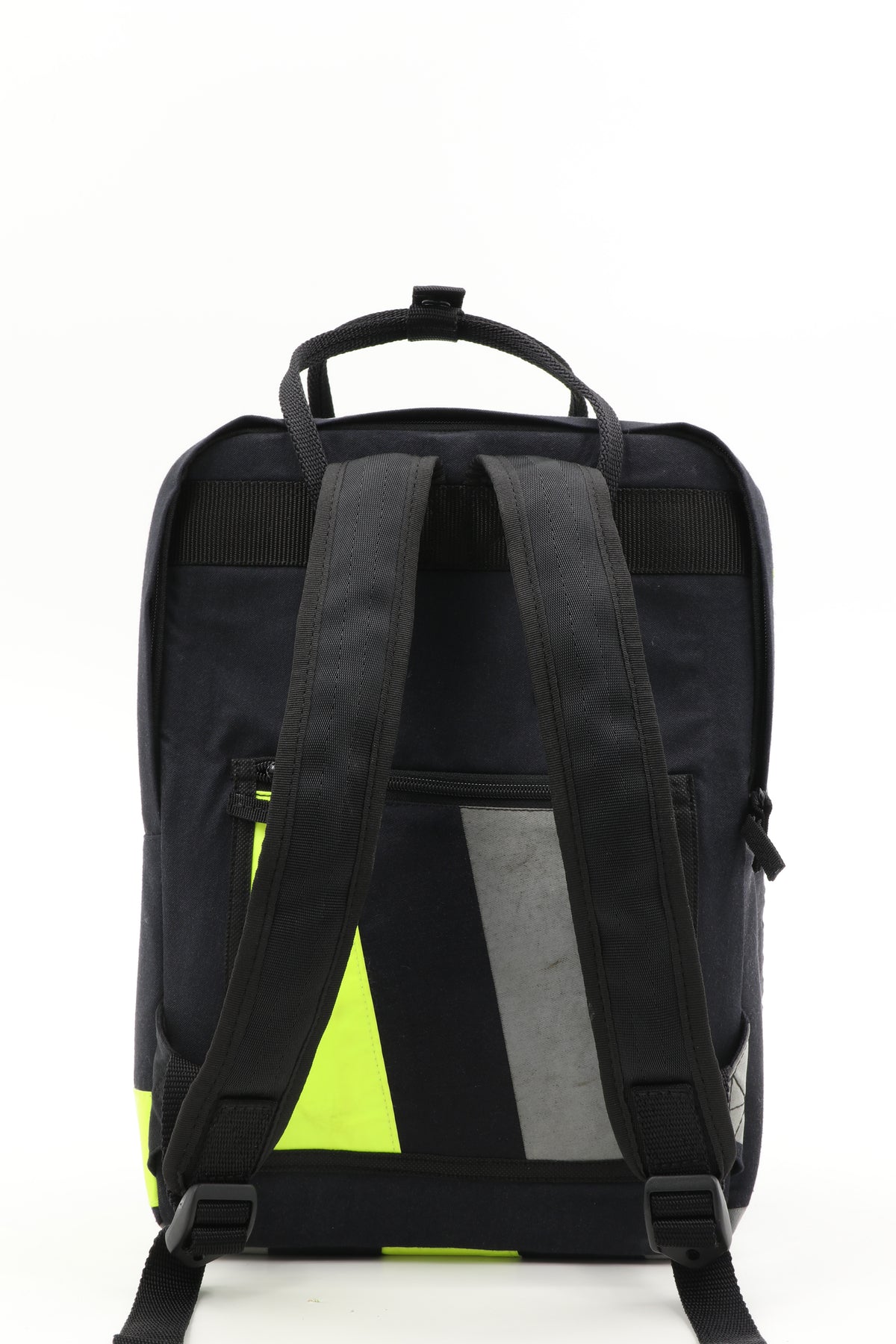 Laptop Rucksack schwarz gelb aus upgecycelter Feuerwehrkleidung 38x27x13cm
