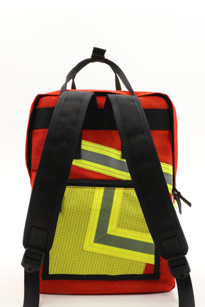 Laptop Rucksack rot gelb aus upgecycelter Feuerwehrkleidung 38x27x13cm