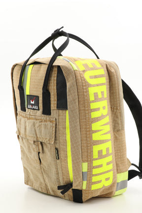 Laptop Rucksack beige aus upgecycelter Feuerwehrkleidung 38x27x13cm